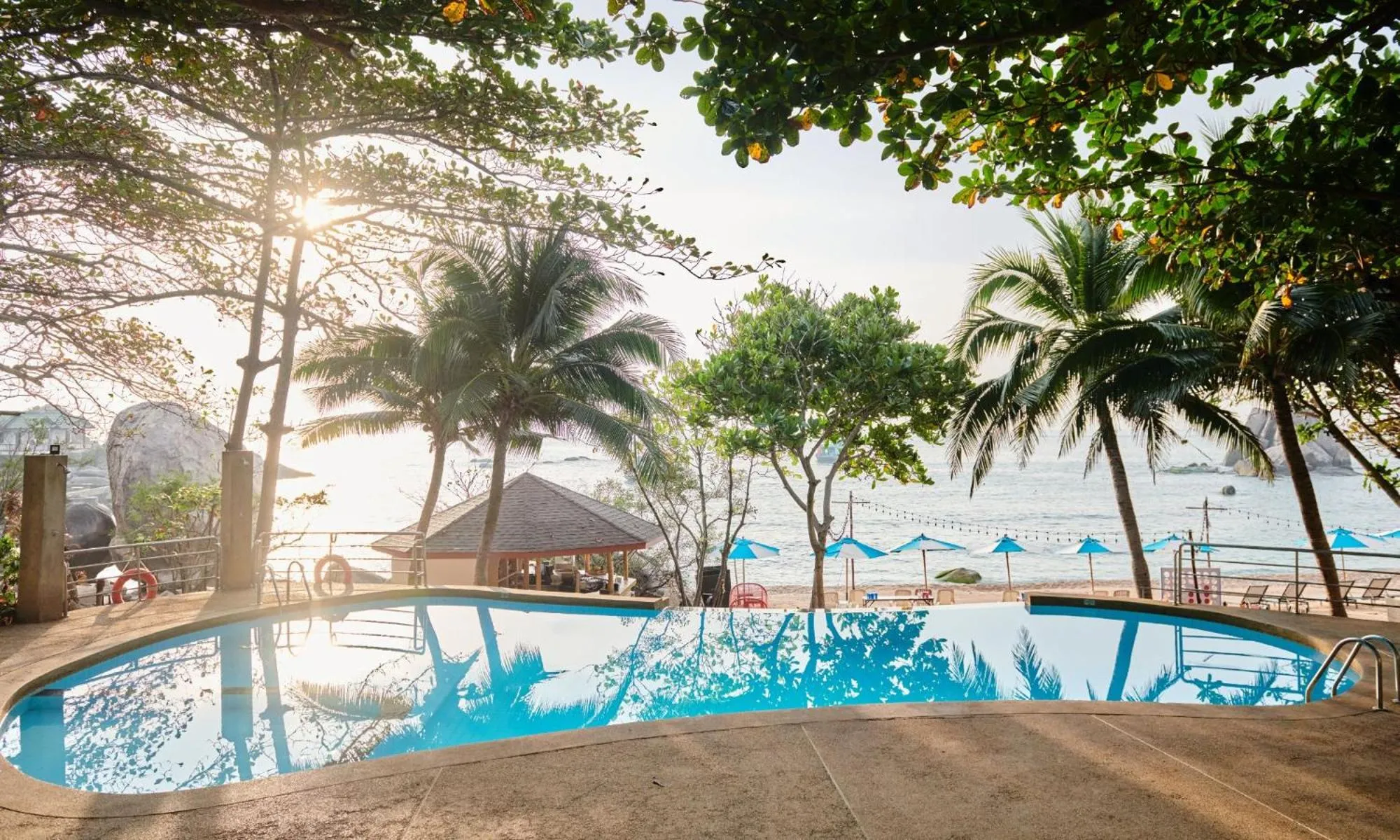 Swimming pool in Lub d Koh Tao Tanote Bay