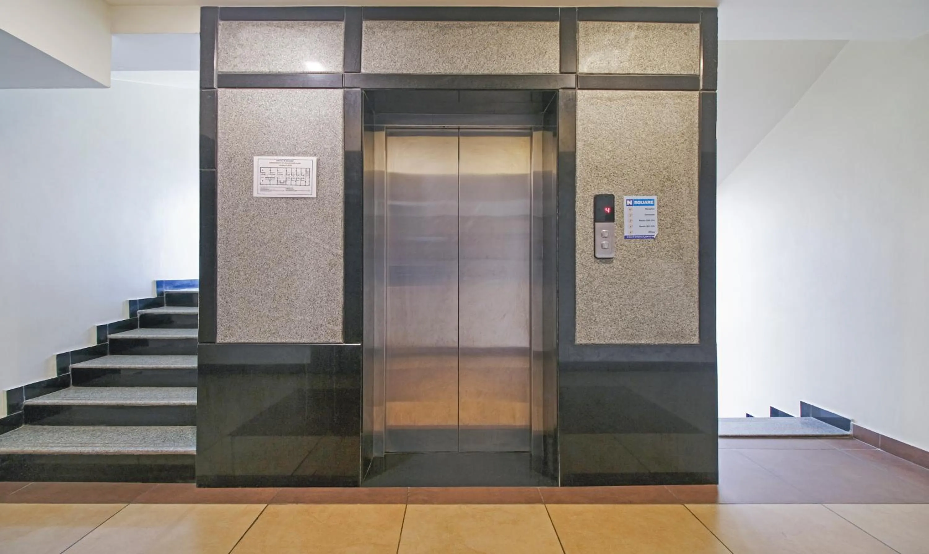 elevator in Itsy Hotels N Square