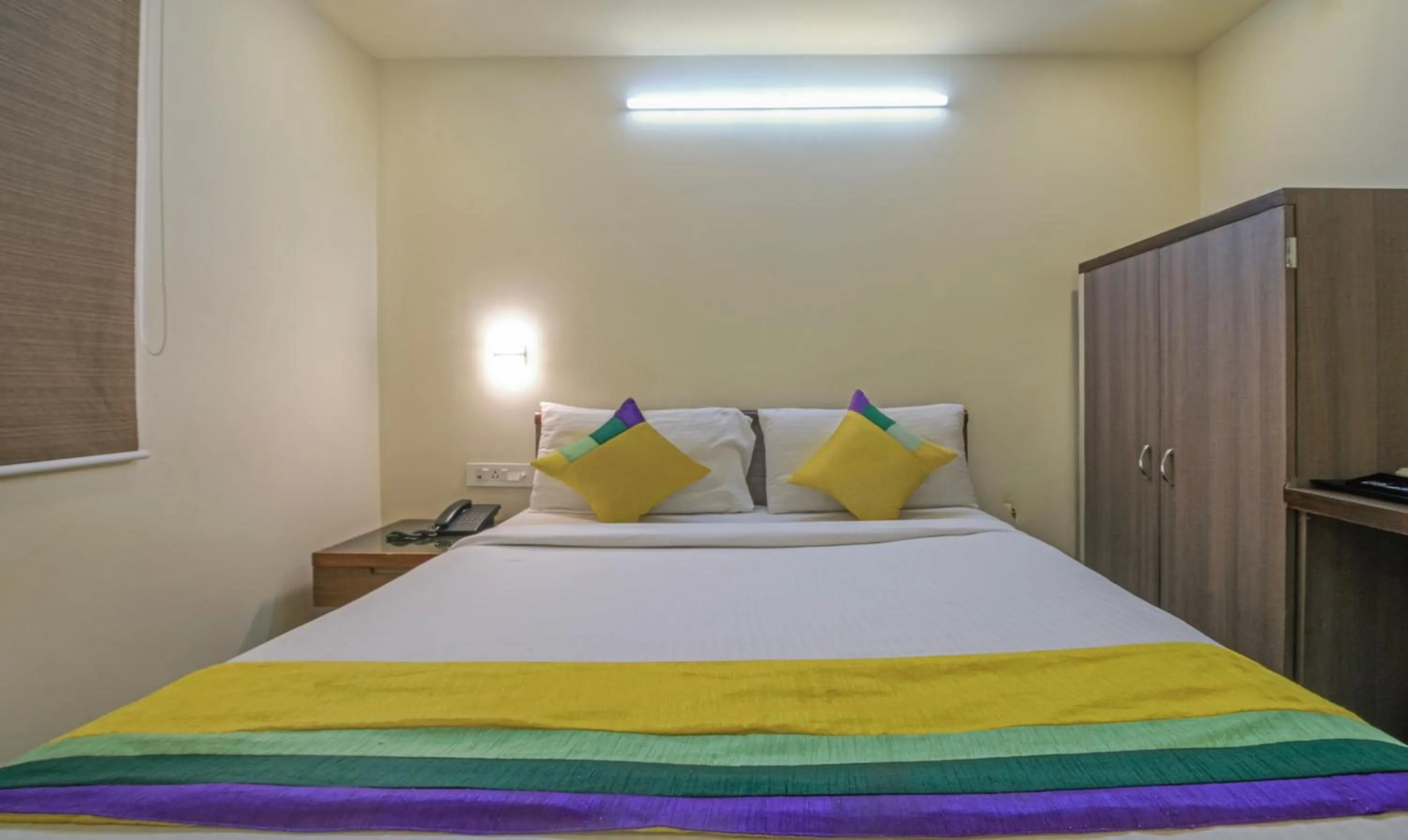 Bed in Itsy Hotels N Square