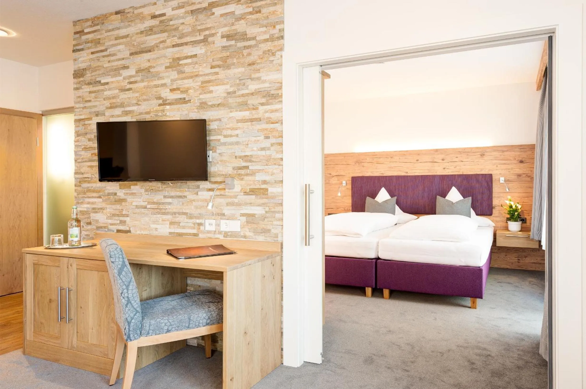 Photo of the whole room, Bed in Hotel Garni Schellenberg