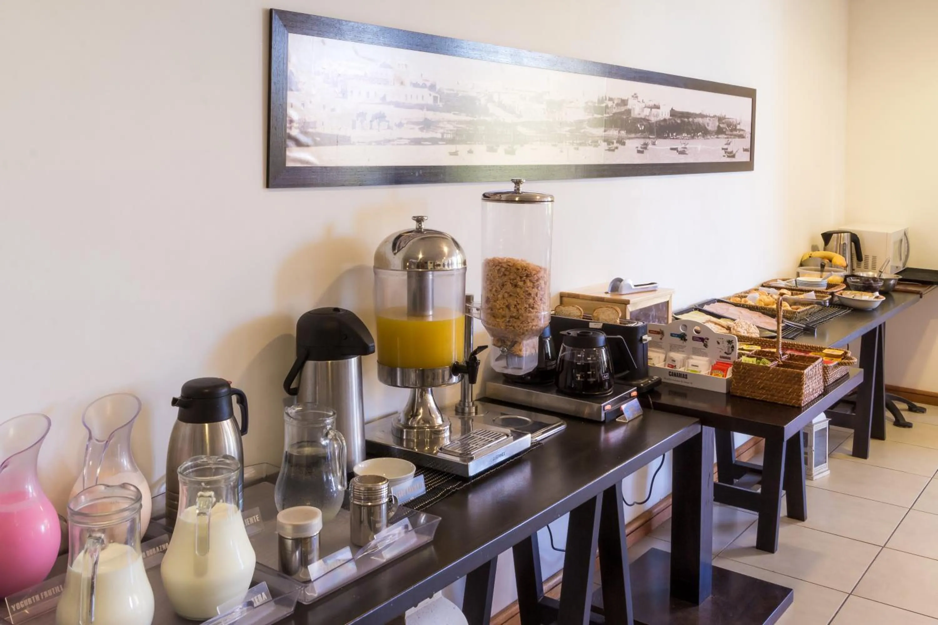 Buffet breakfast in Gran Hotel Fray Bentos