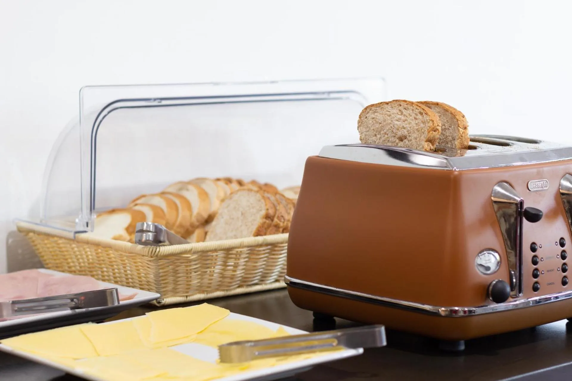 Continental breakfast in Gran Hotel Fray Bentos