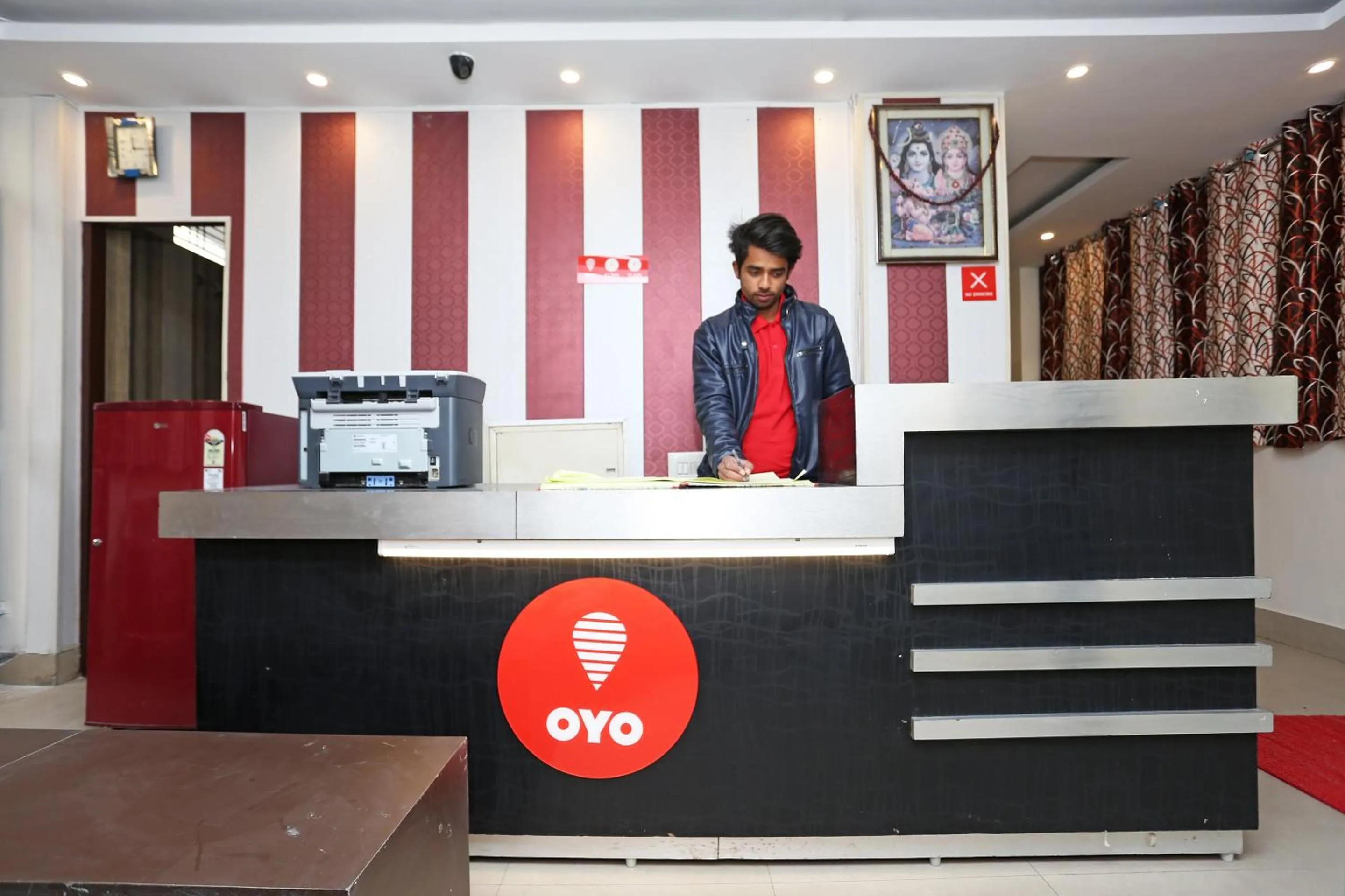 Lobby or reception in Hotel O by OYO Shiva Palace