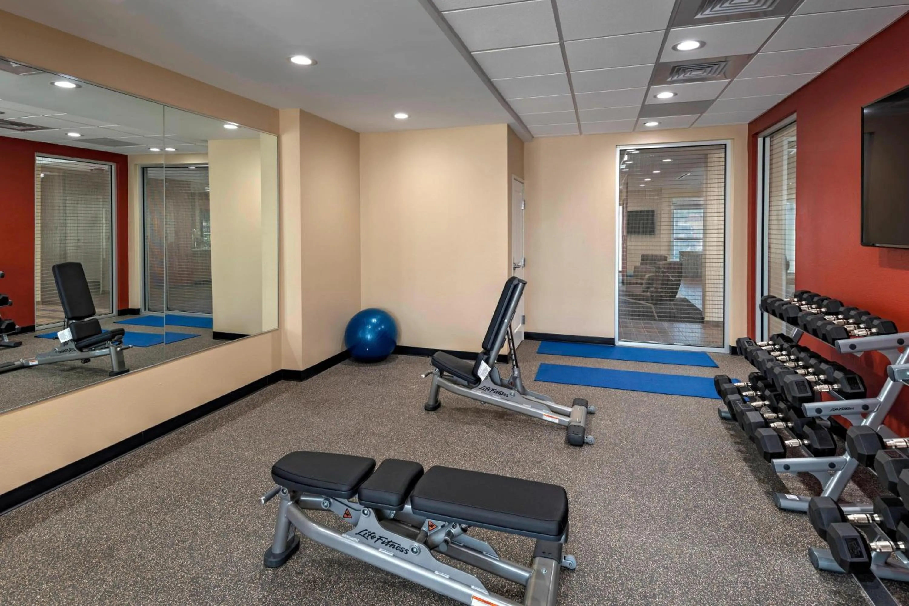 Fitness centre/facilities in TownePlace Suites by Marriott Baton Rouge Port Allen