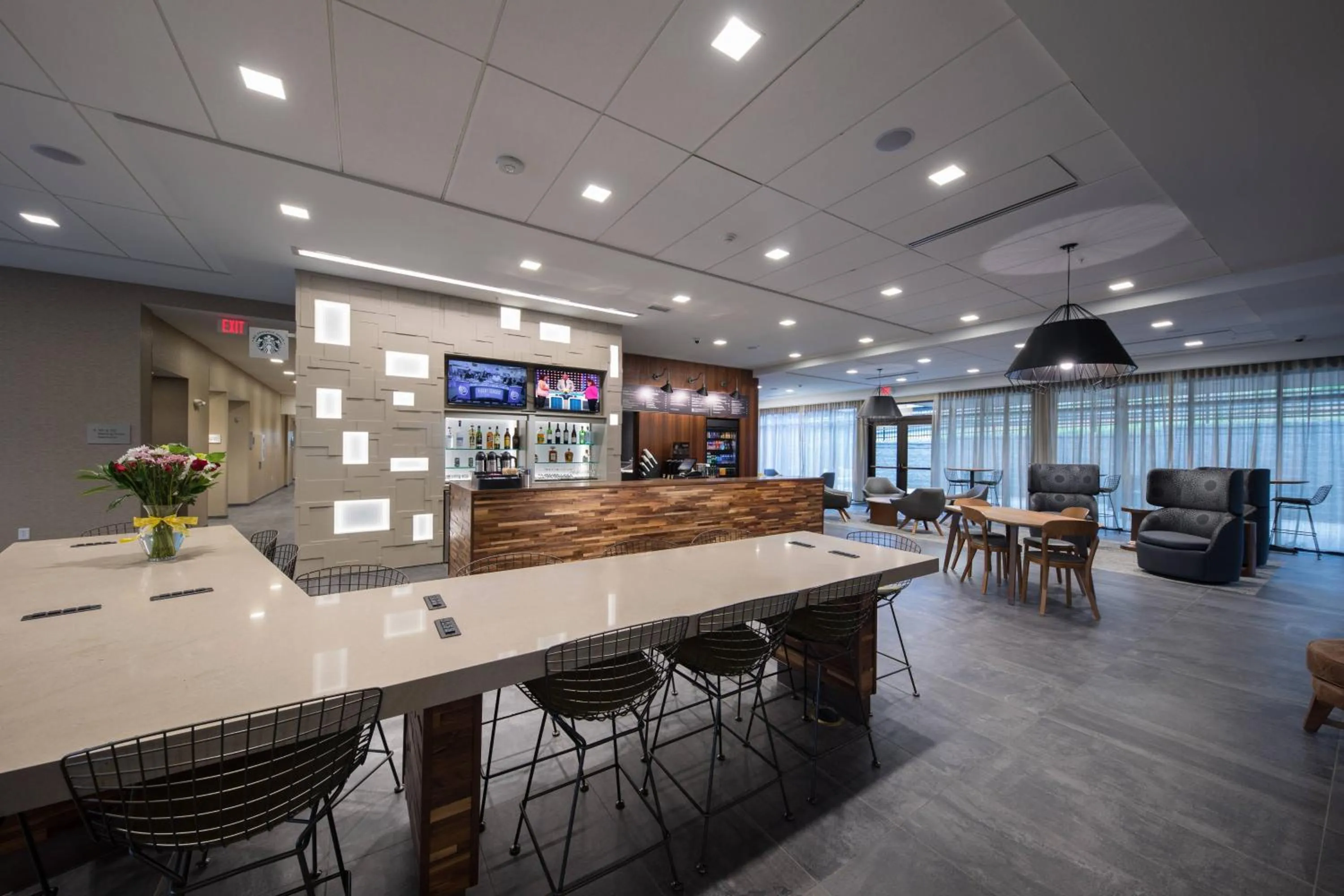 Restaurant/places to eat in Courtyard by Marriott Russellville