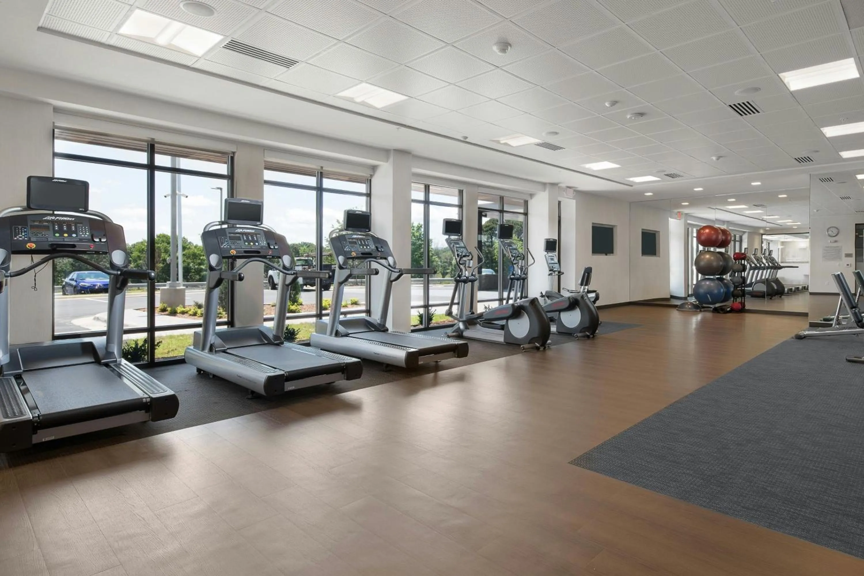 Fitness centre/facilities in Courtyard by Marriott Russellville