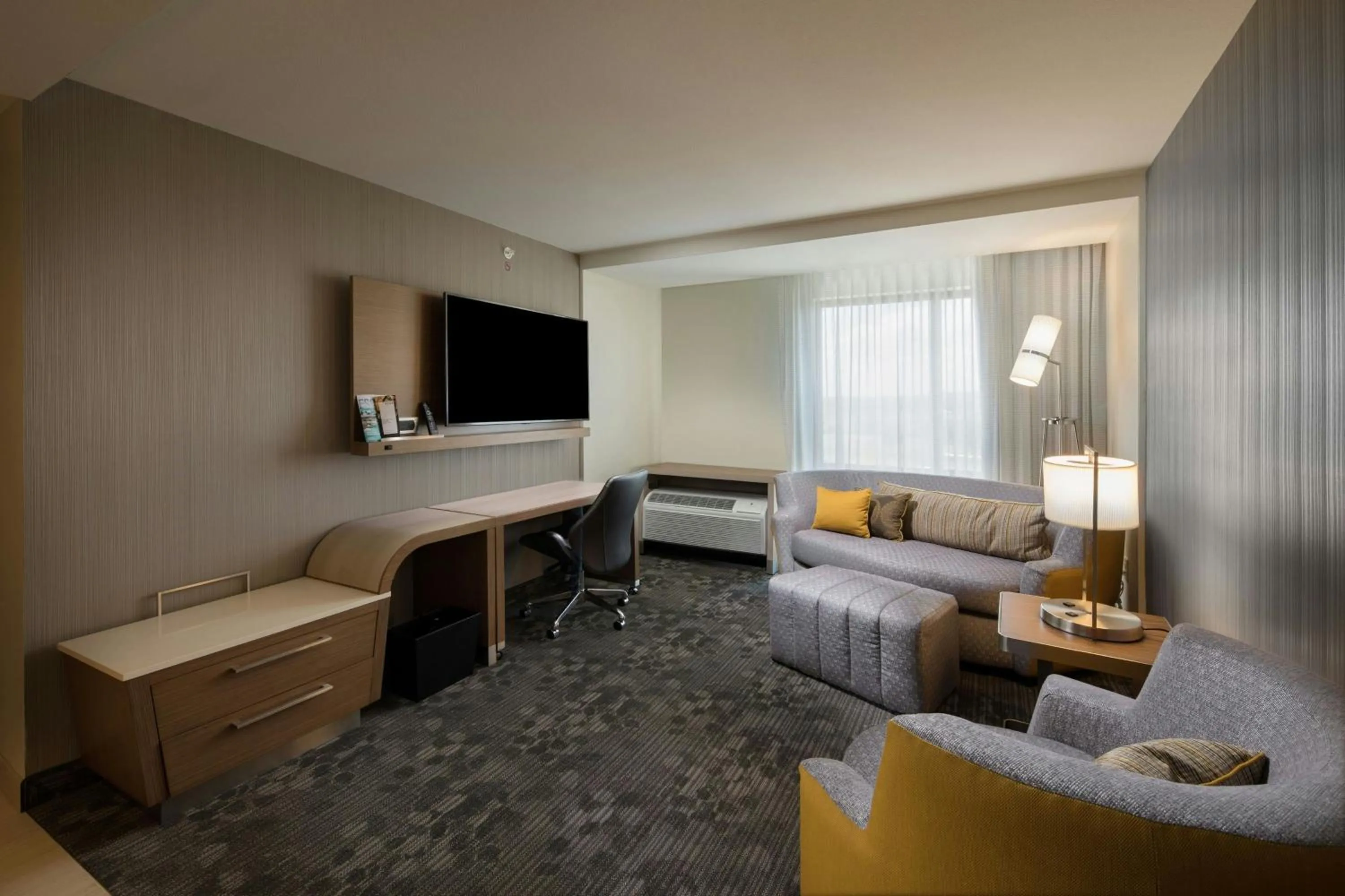 Photo of the whole room in Courtyard by Marriott Russellville