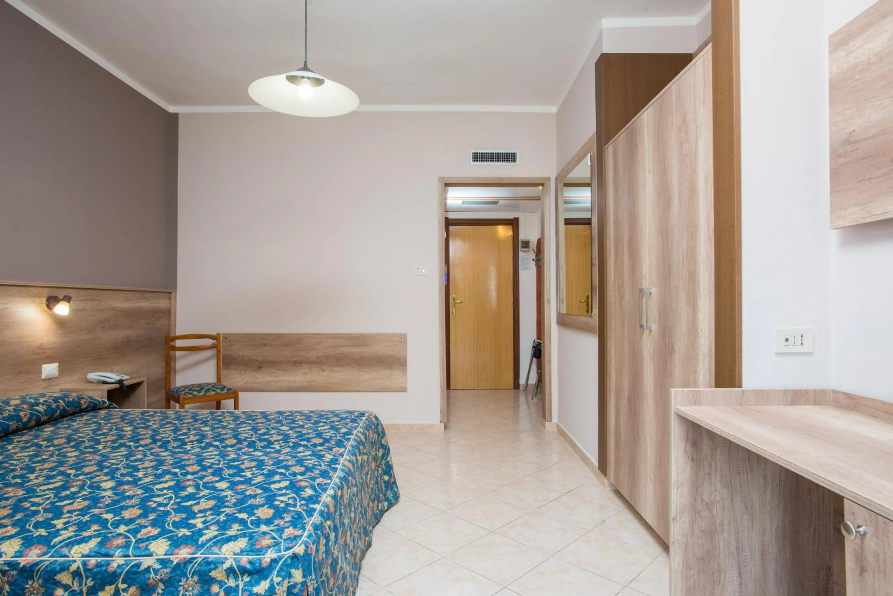 Bedroom, Bed in Hotel Tasso