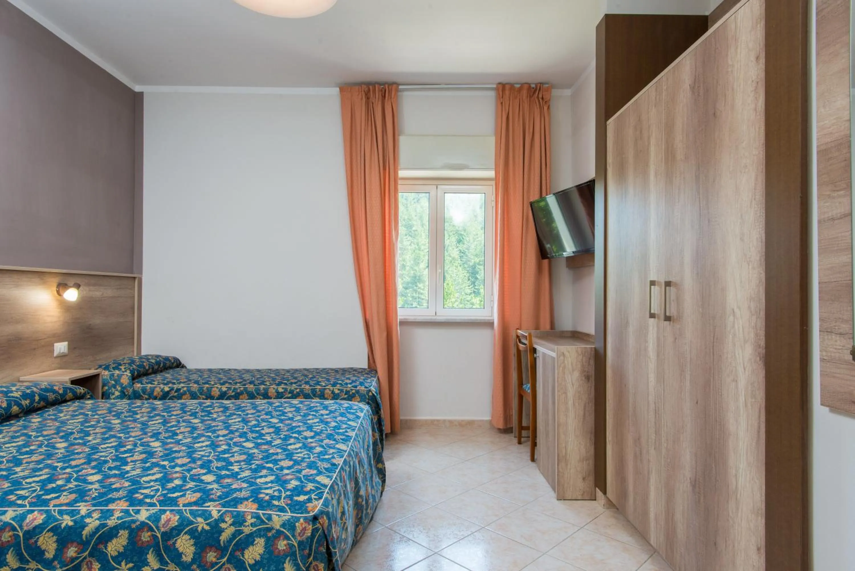 Bedroom, Bed in Hotel Tasso