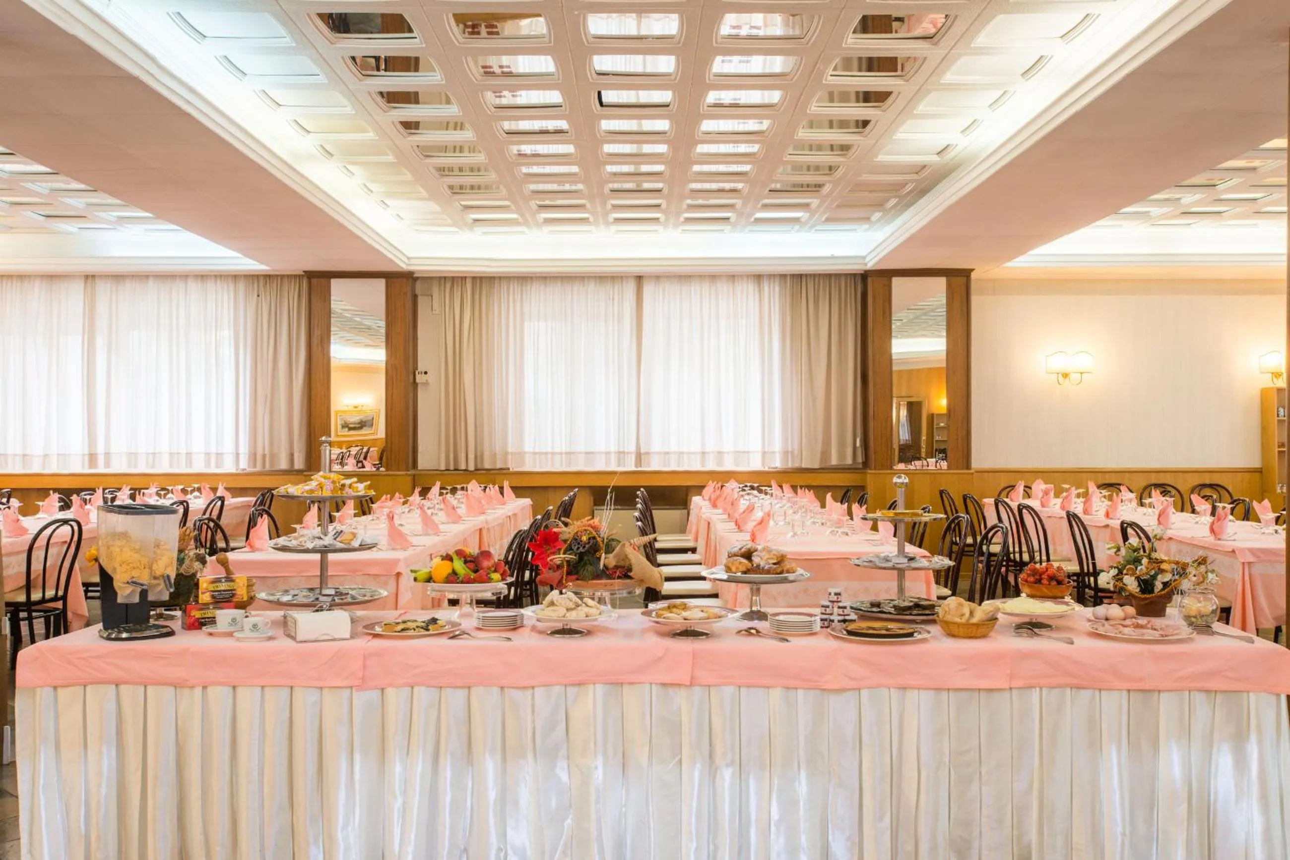 Restaurant/places to eat in Hotel Tasso