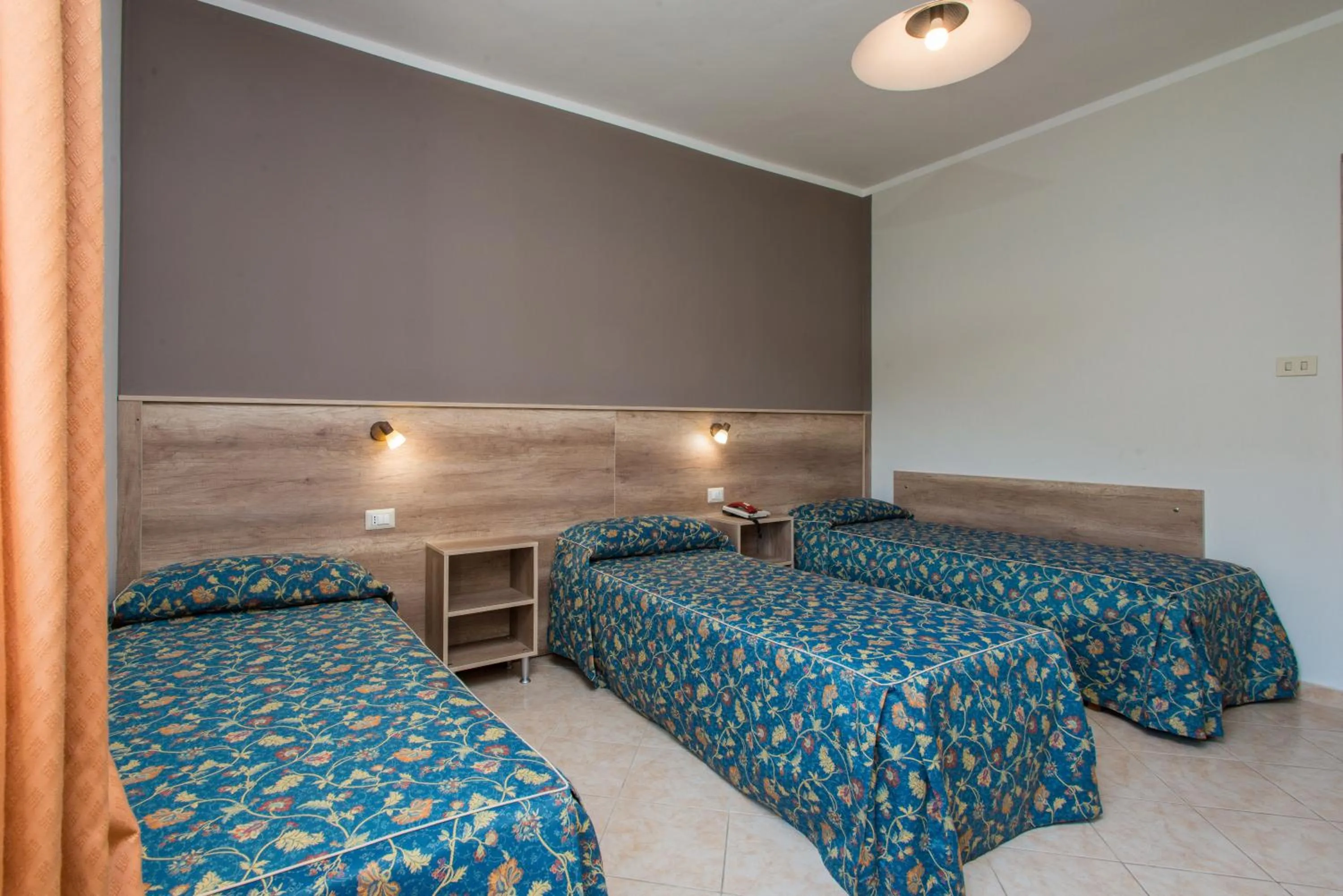 Bedroom, Bed in Hotel Tasso