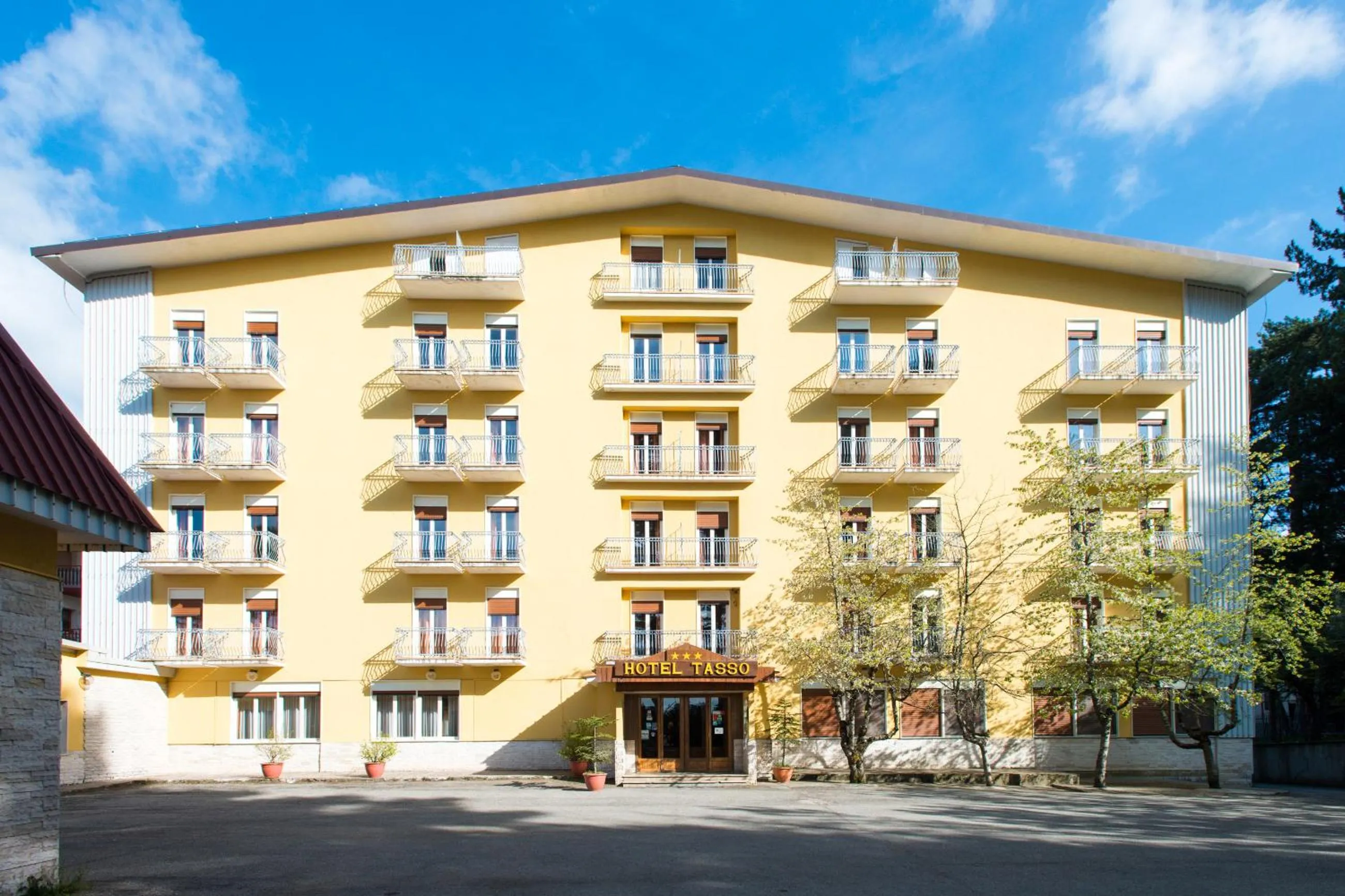 Facade/entrance in Hotel Tasso