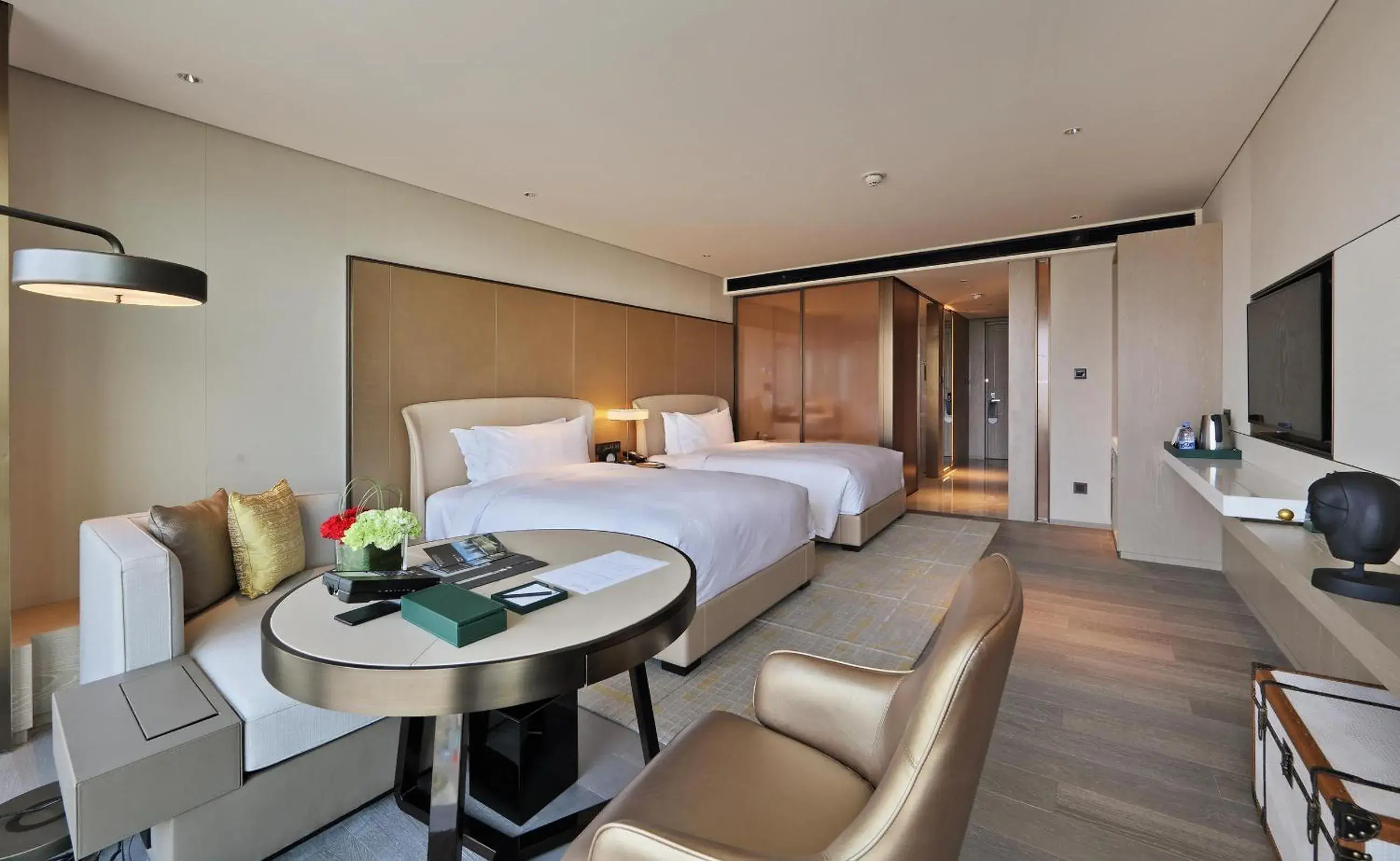 Premium King Room in InterContinental Tianjin Yujiapu Hotel & Residences by IHG Premium King Room in InterContinental Tianjin Yujiapu Hotel & Residences by IHG