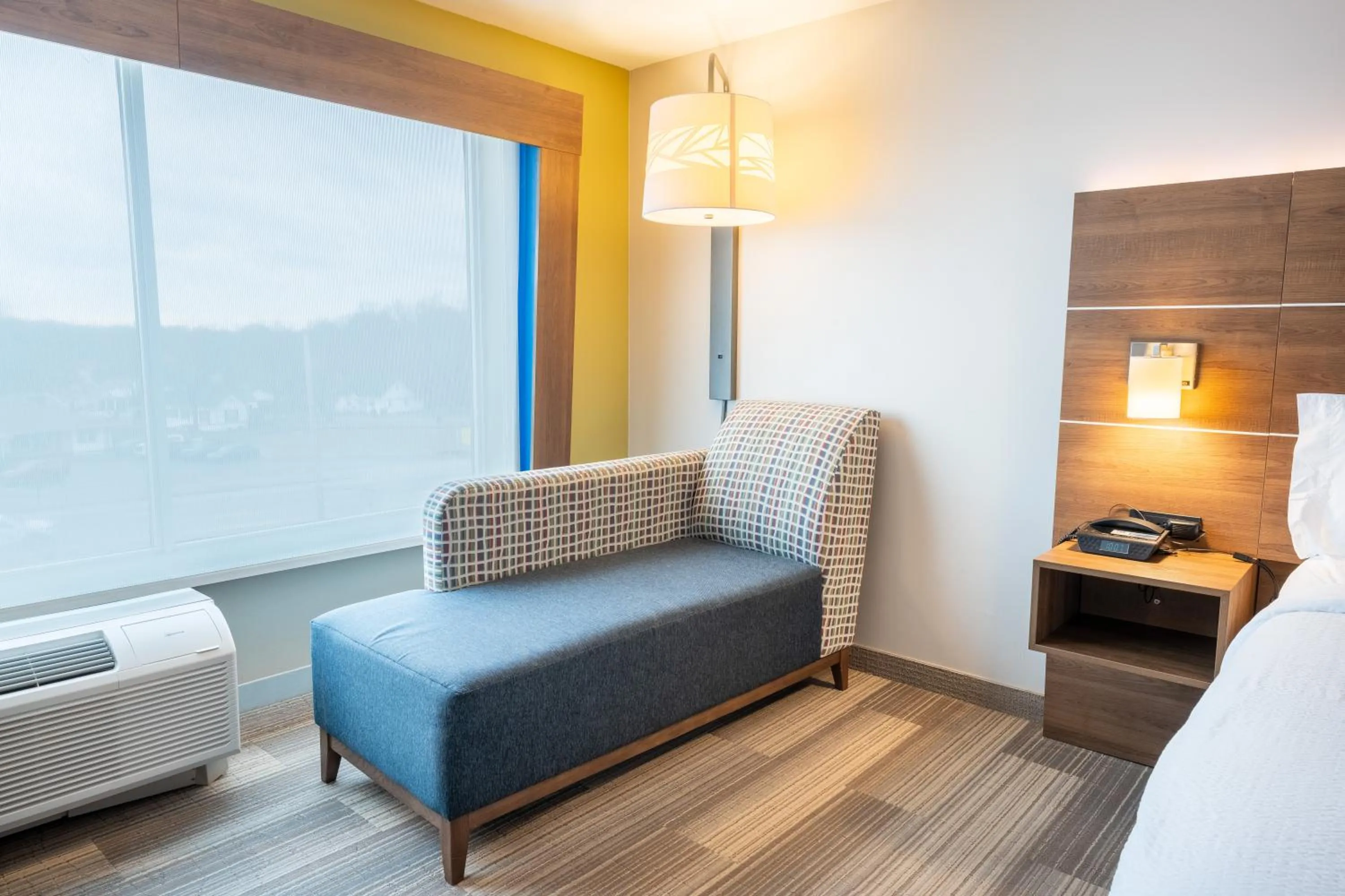 Holiday Inn Express & Suites Nashville North - Springfield by IHG