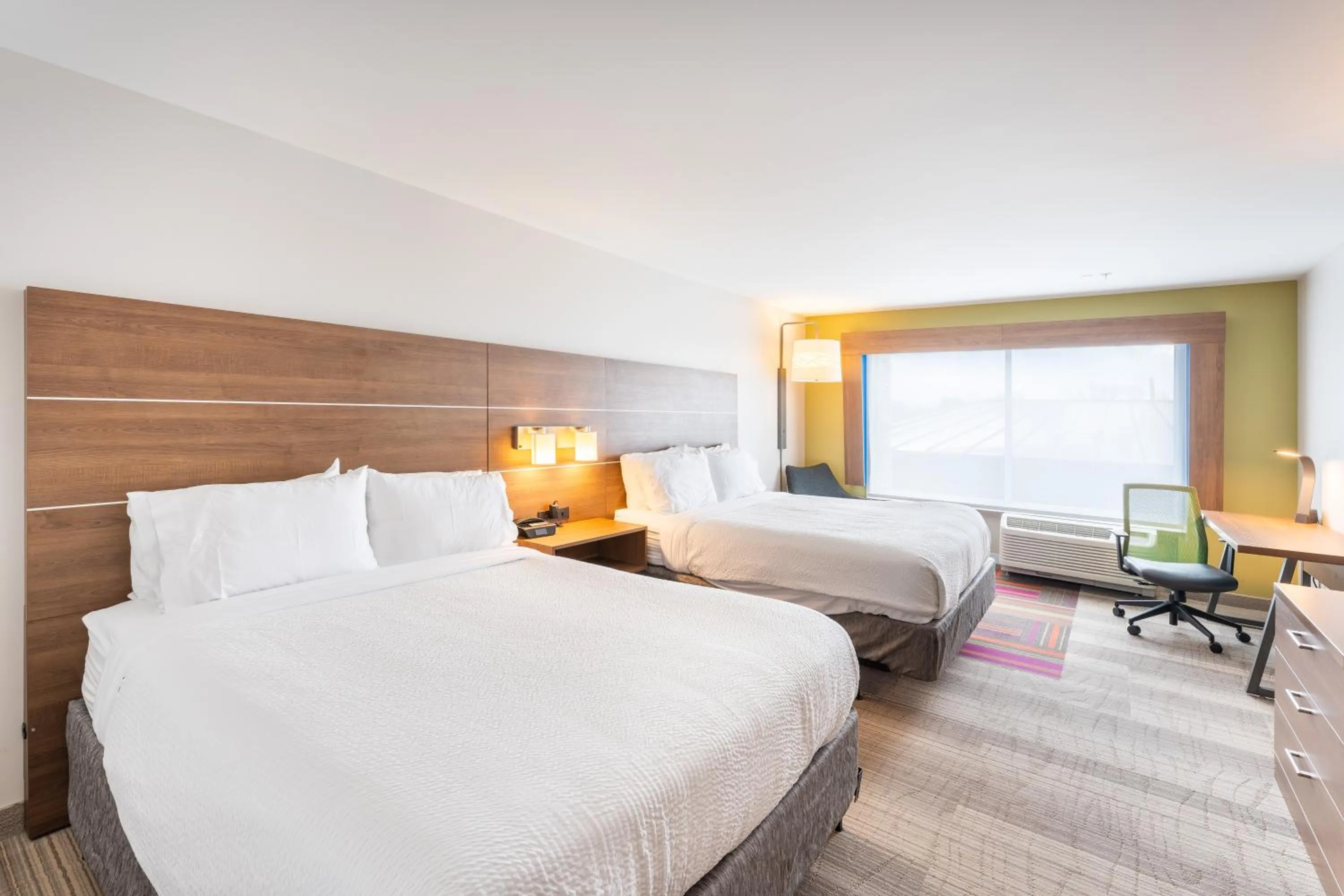 Bed in Holiday Inn Express & Suites Nashville North - Springfield by IHG