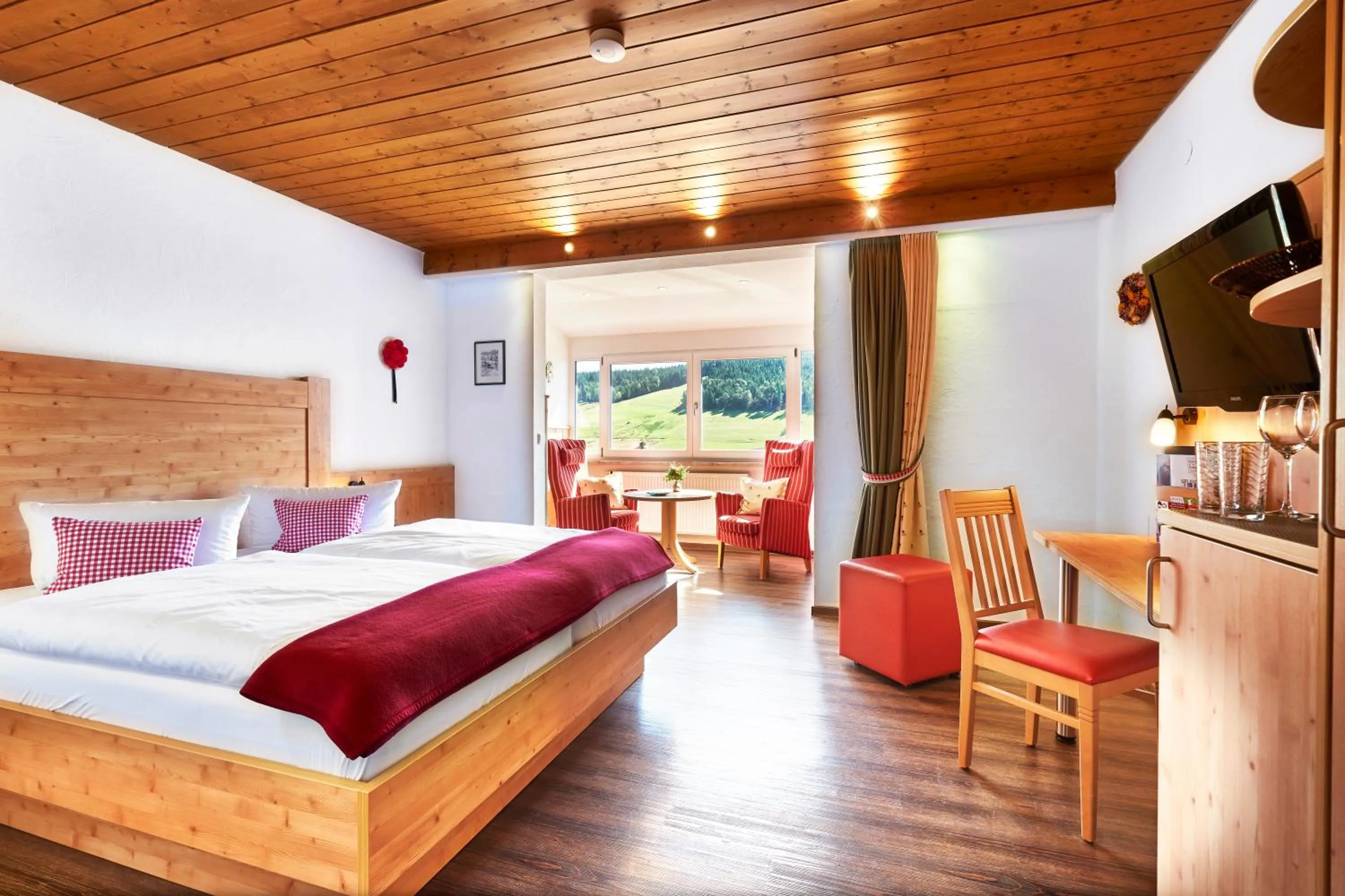 Photo of the whole room, Bed in Hotel Engel - Familotel Hochschwarzwald