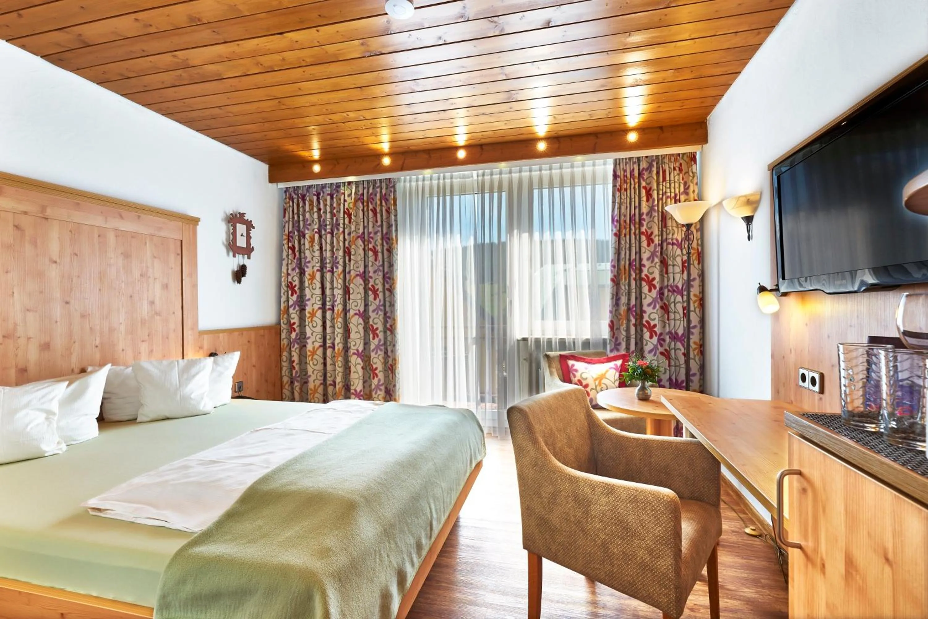 Photo of the whole room, Bed in Hotel Engel - Familotel Hochschwarzwald