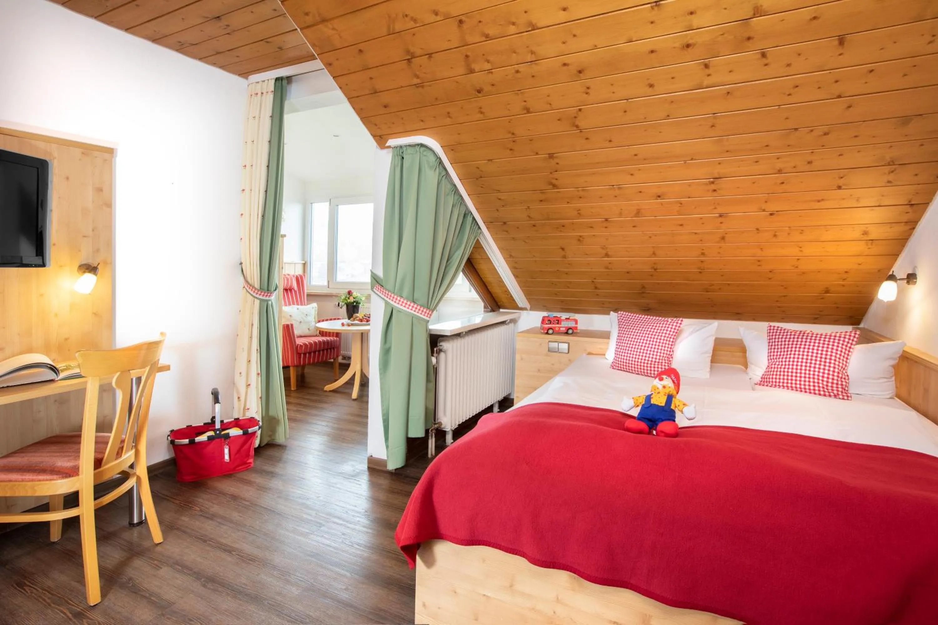 Photo of the whole room, Bed in Hotel Engel - Familotel Hochschwarzwald