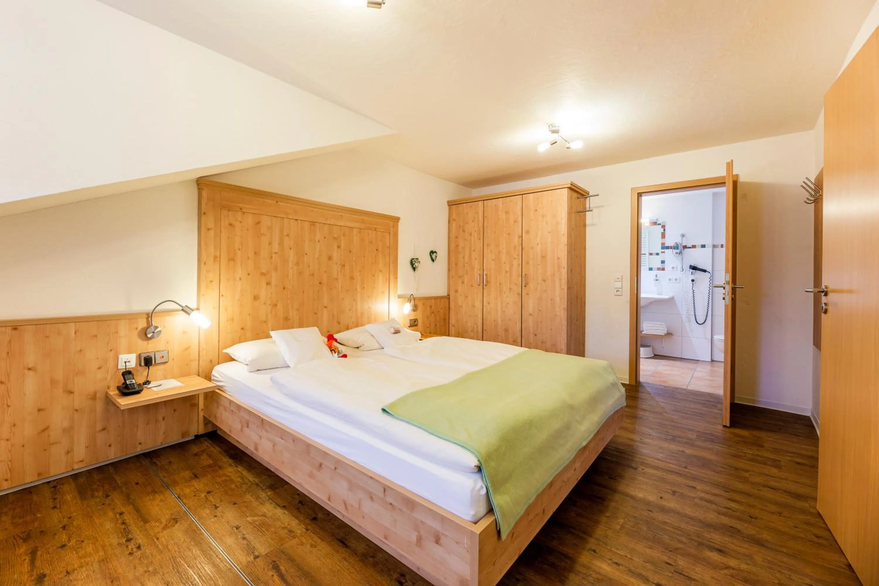 Photo of the whole room, Bed in Hotel Engel - Familotel Hochschwarzwald