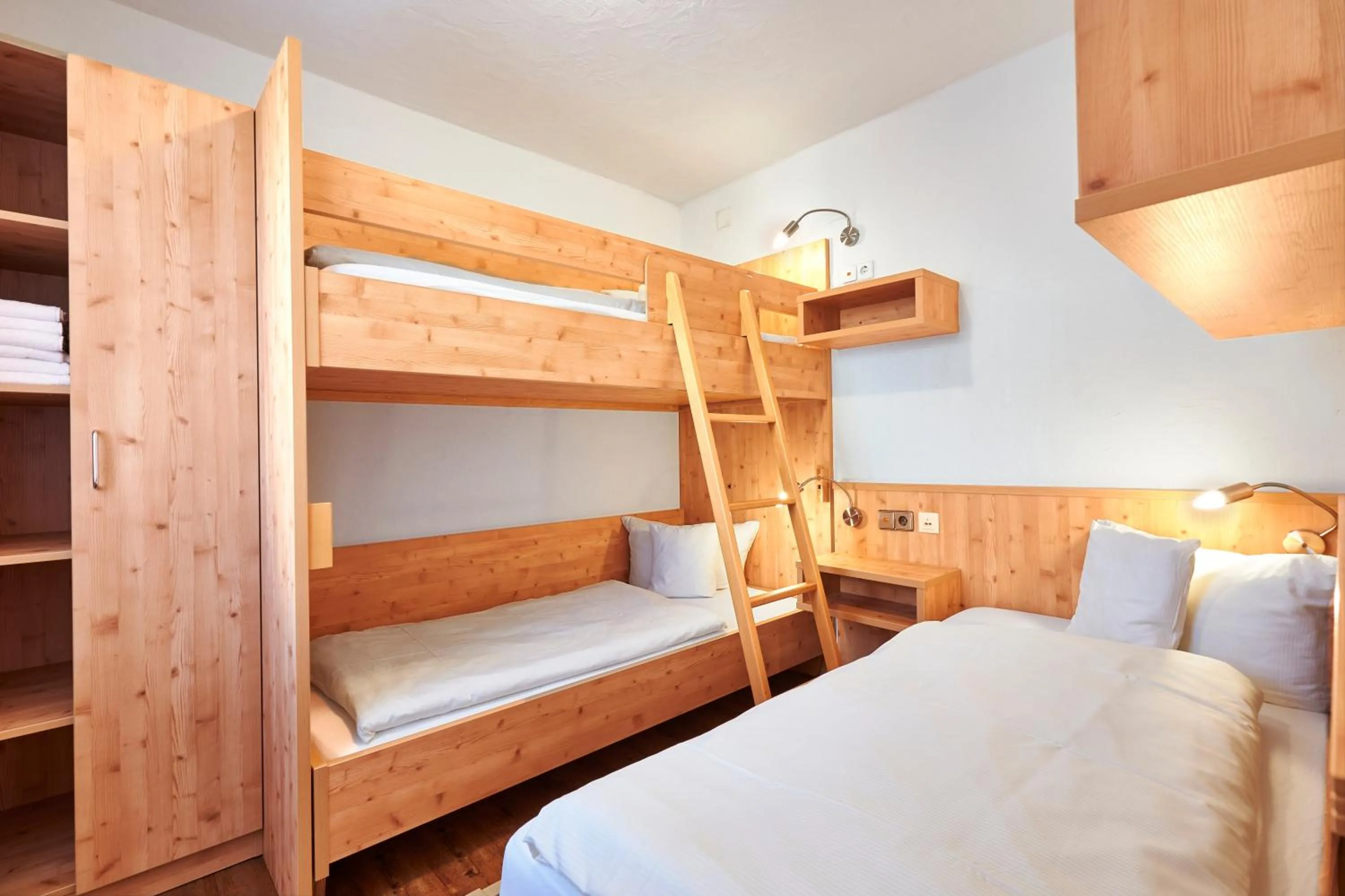 bunk bed, Bed in Hotel Engel - Familotel Hochschwarzwald