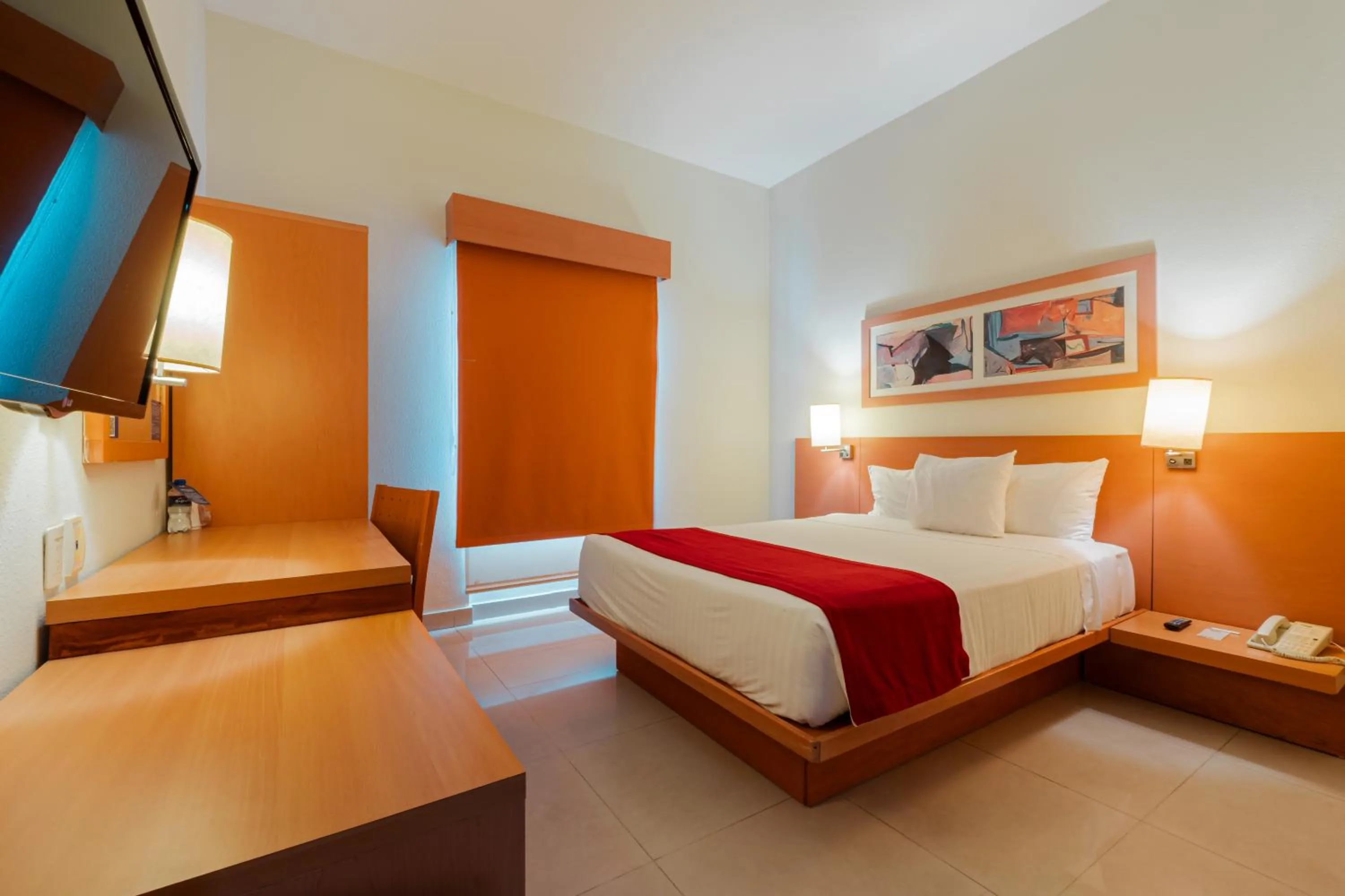 Photo of the whole room, Bed in City Express by Marriott Mazatlan