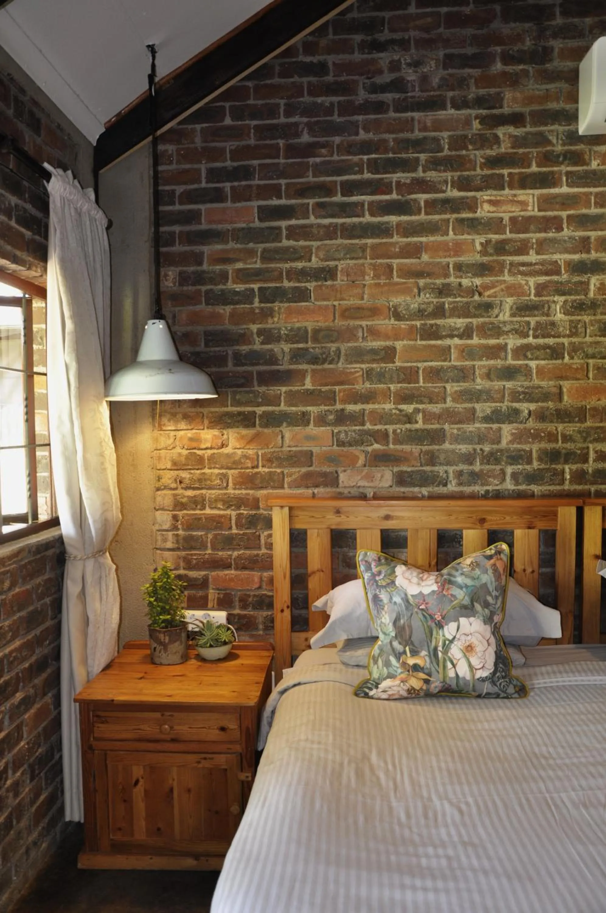 Bed in Grincourt B&B- with No Load shedding