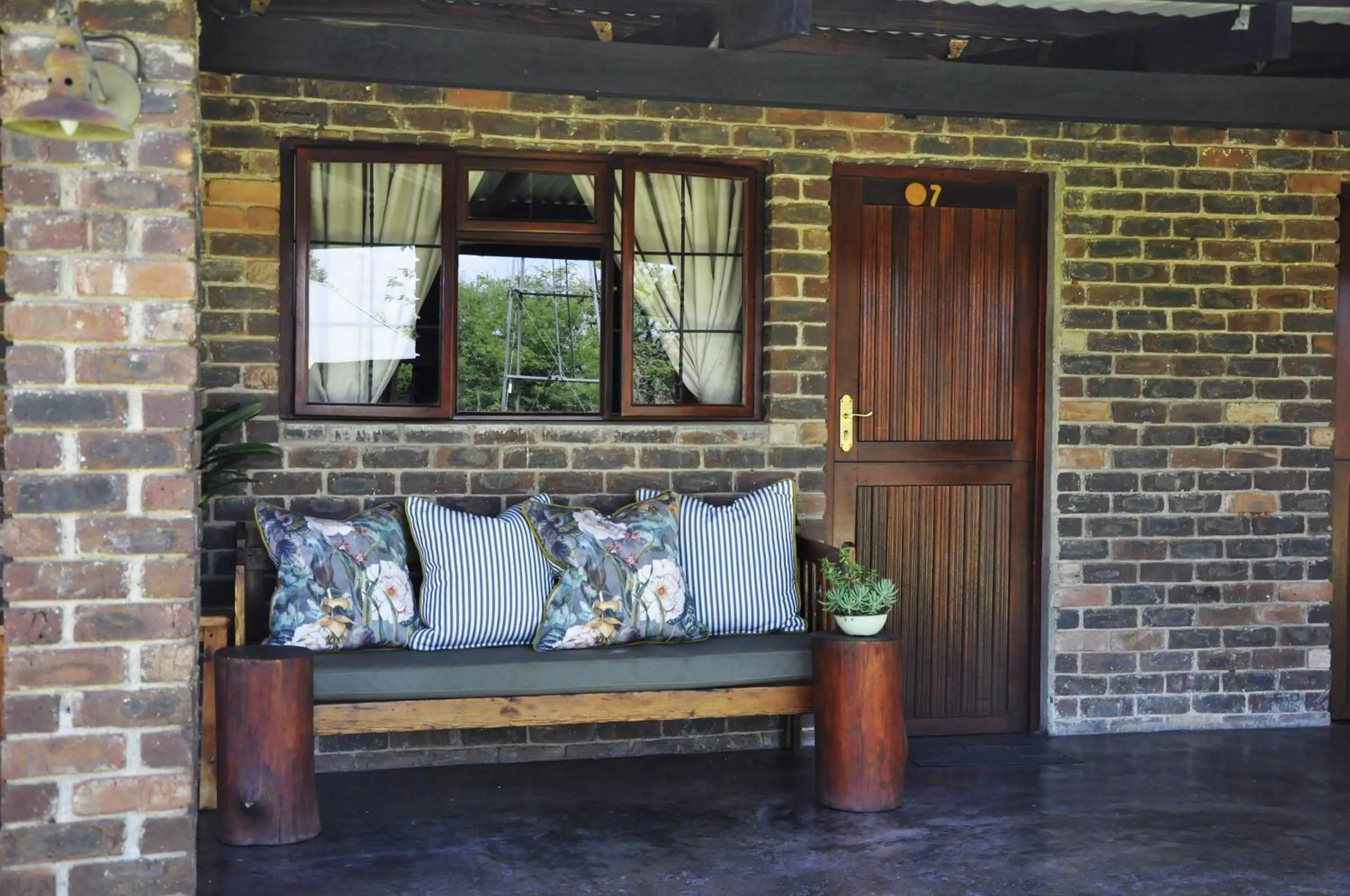 Patio in Grincourt B&B- with No Load shedding