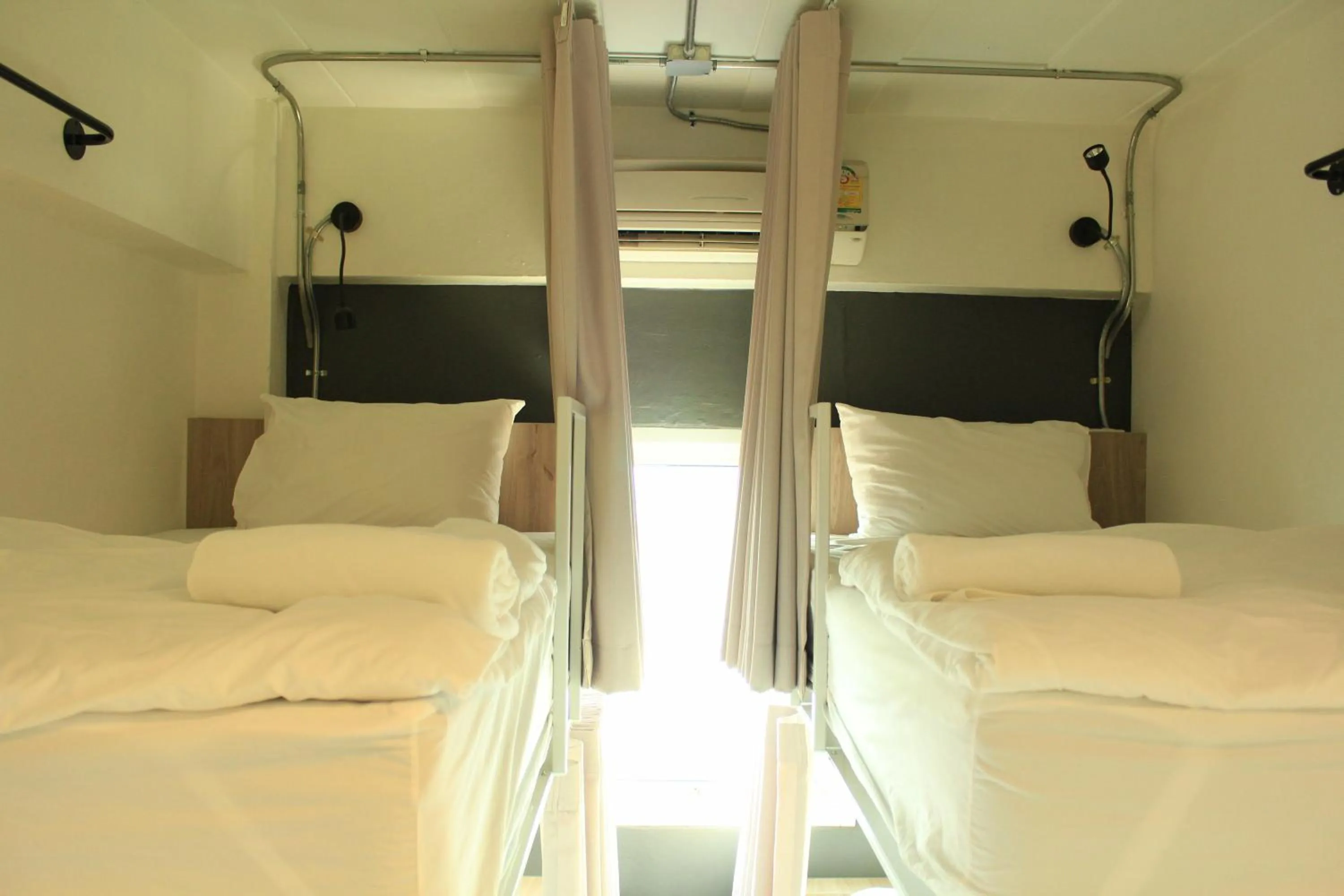 Bed in Jam Hostel Bangkok