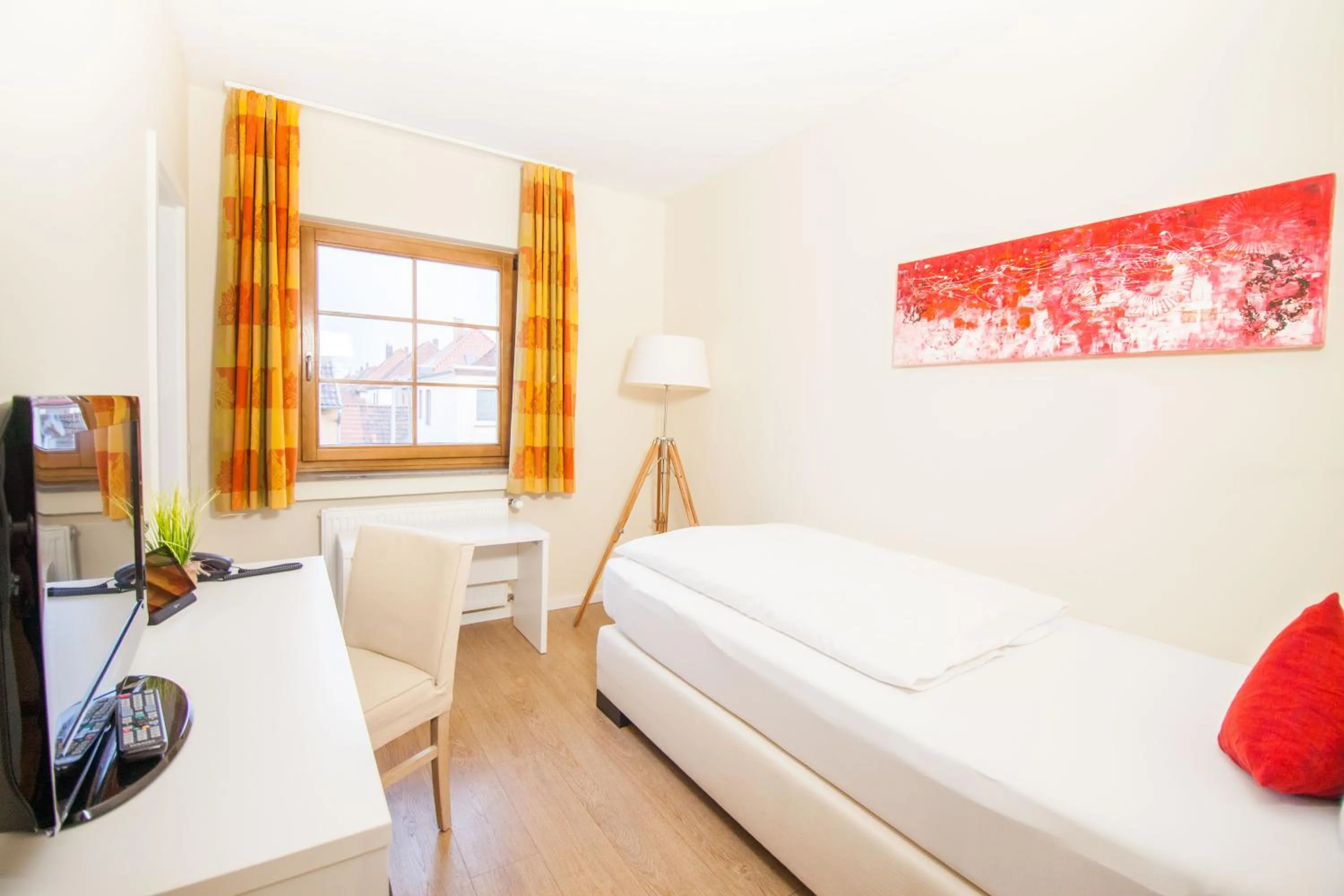 Photo of the whole room, Bed in Hotel Havelser Hof