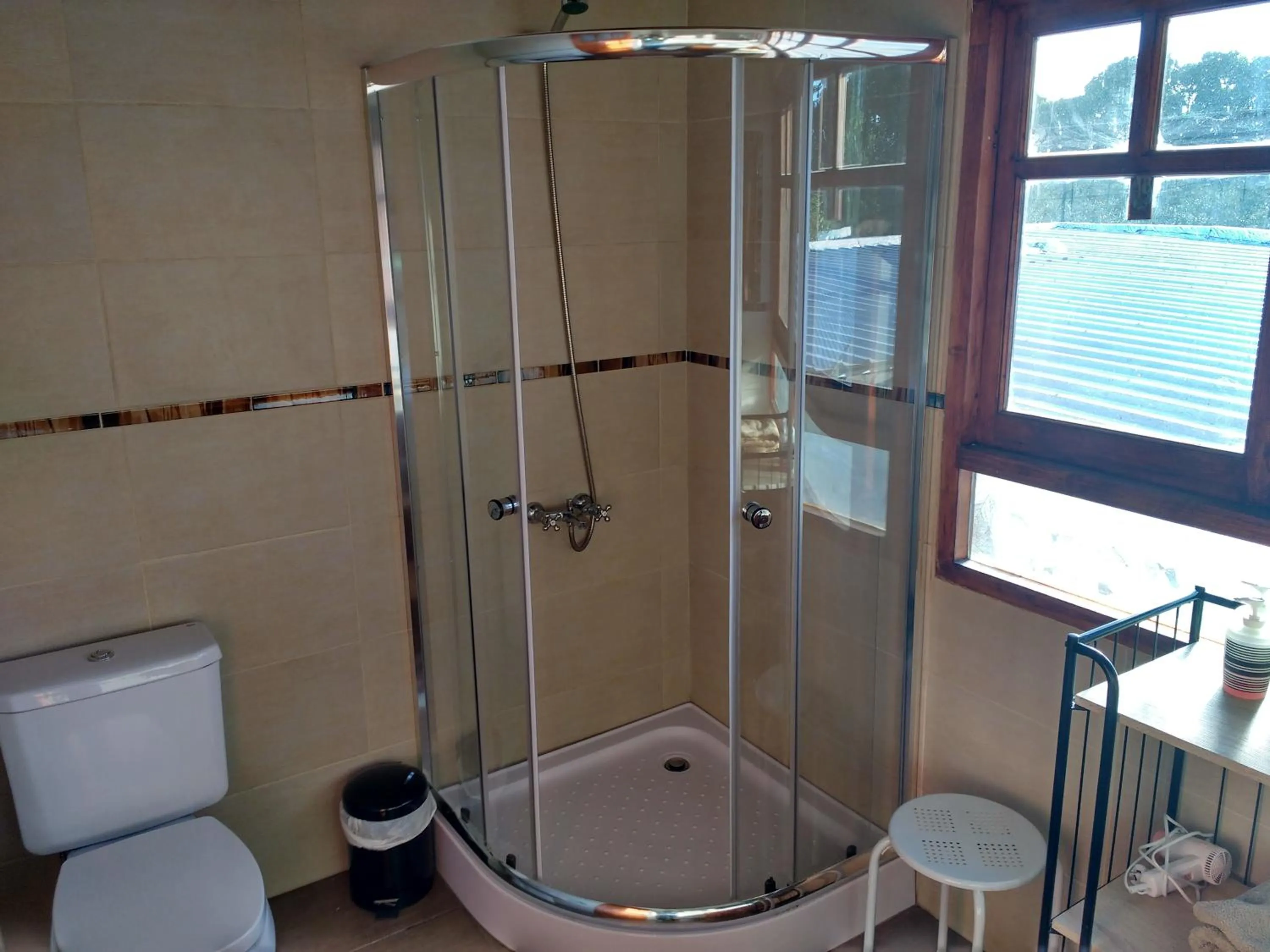 Shower in Posada Cavieres Wine Farm