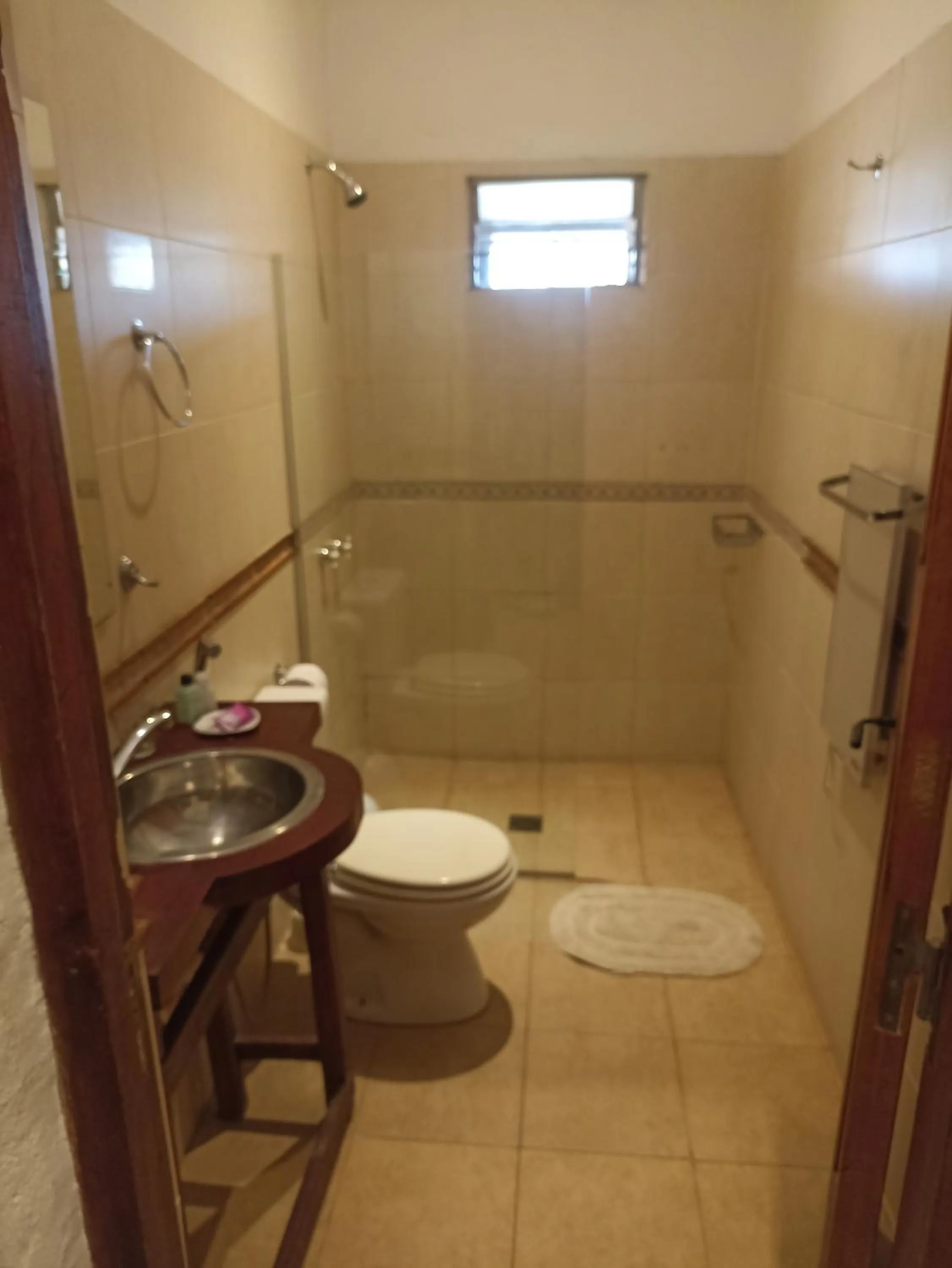 Shower in Posada Cavieres Wine Farm