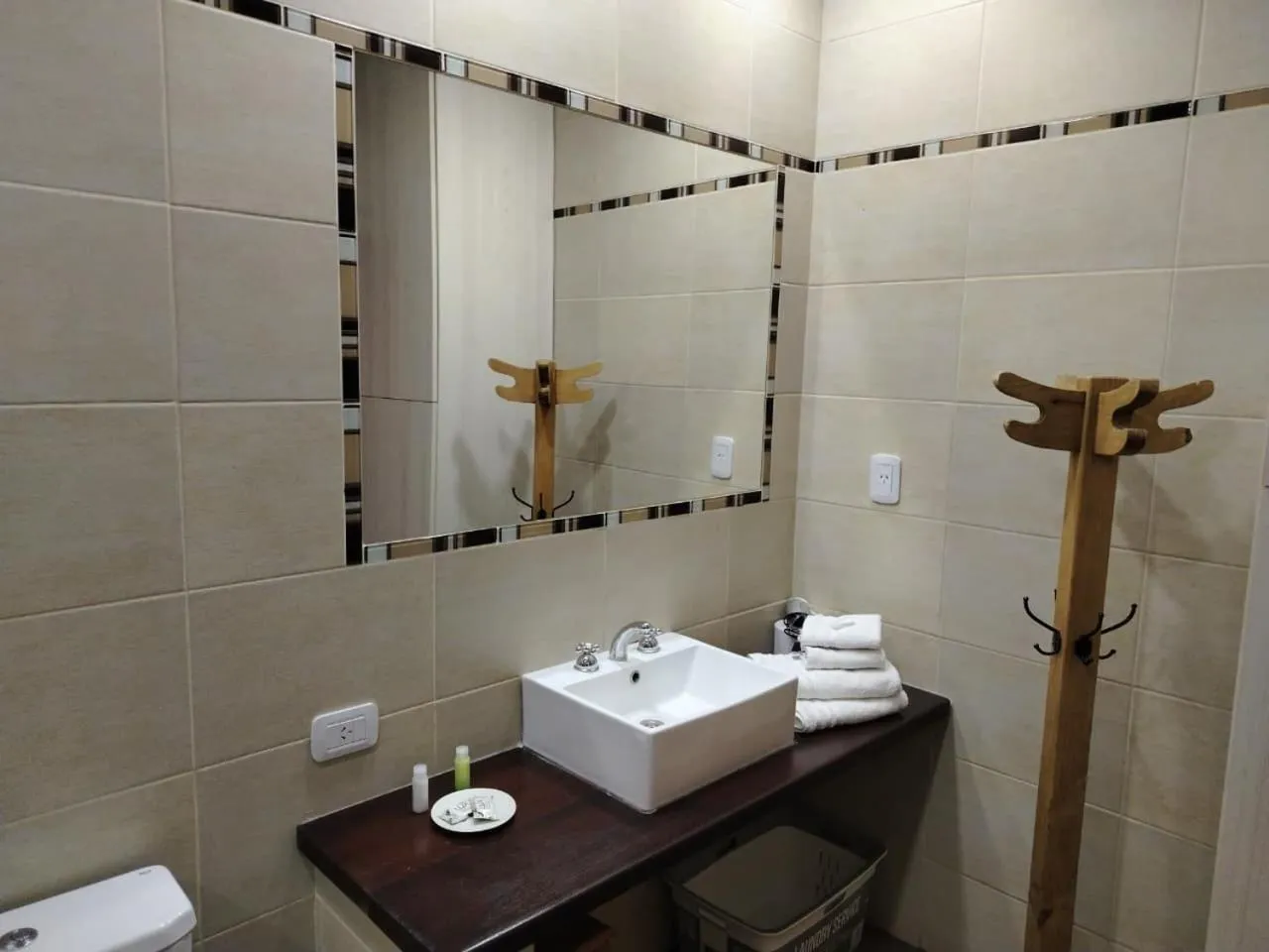 Bathroom in Posada Cavieres Wine Farm