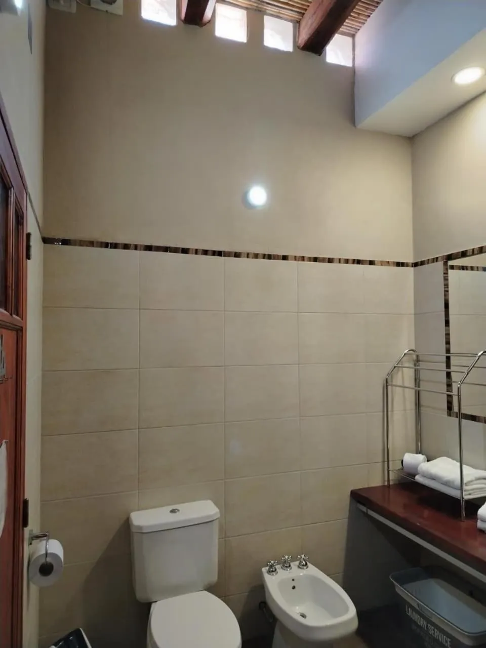 Bathroom in Posada Cavieres Wine Farm