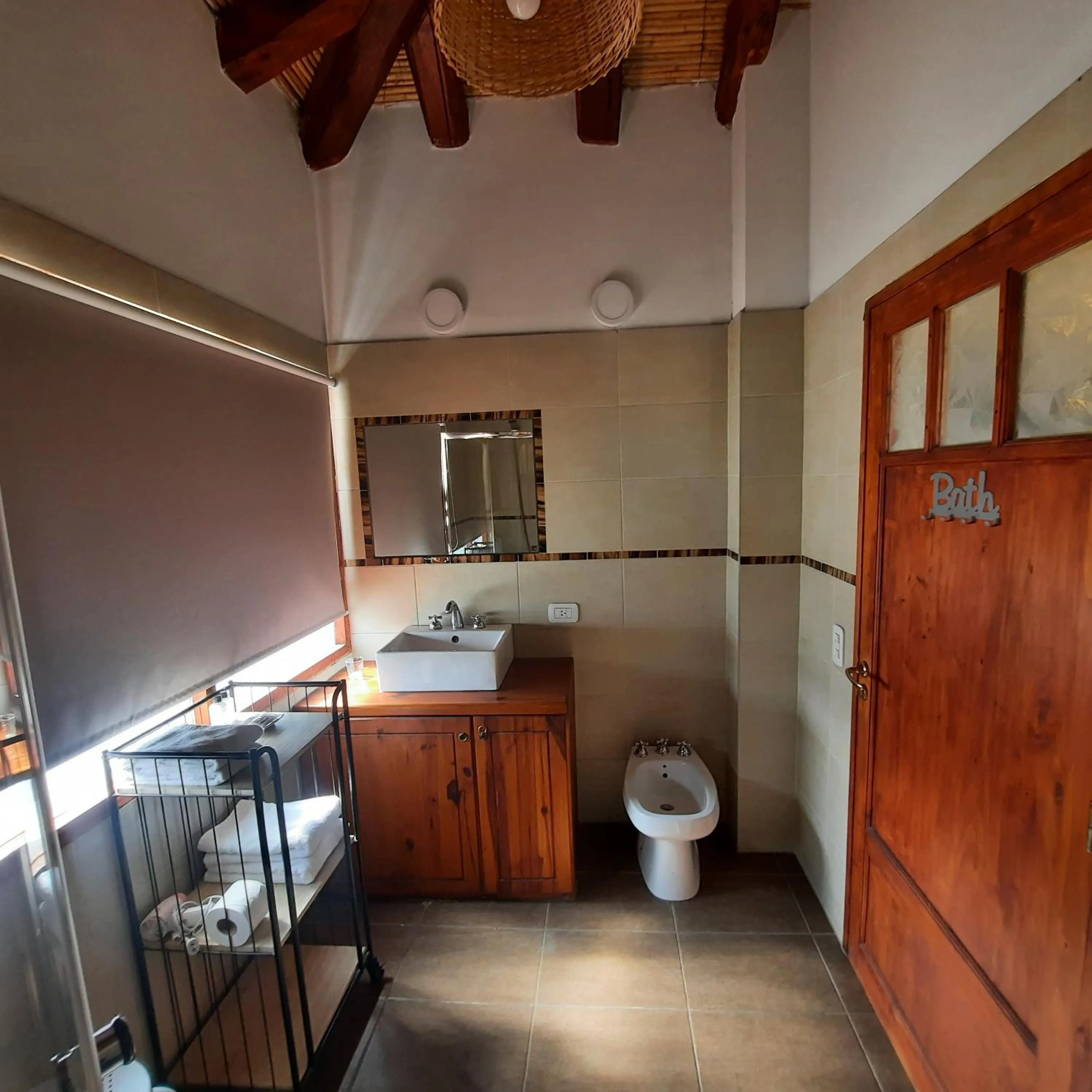 Bathroom in Posada Cavieres Wine Farm
