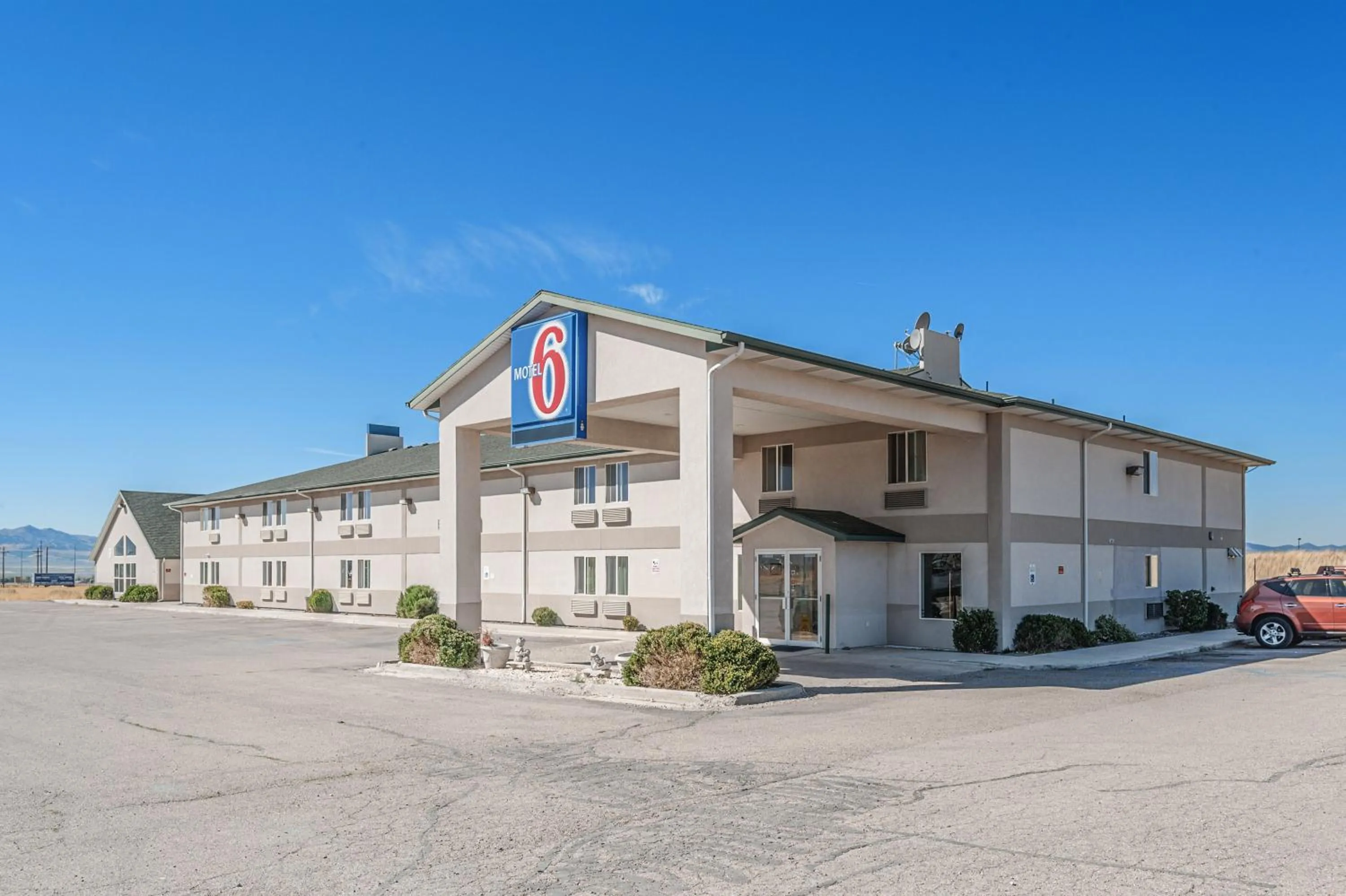 Facade/entrance in Motel 6-Beaver, UT