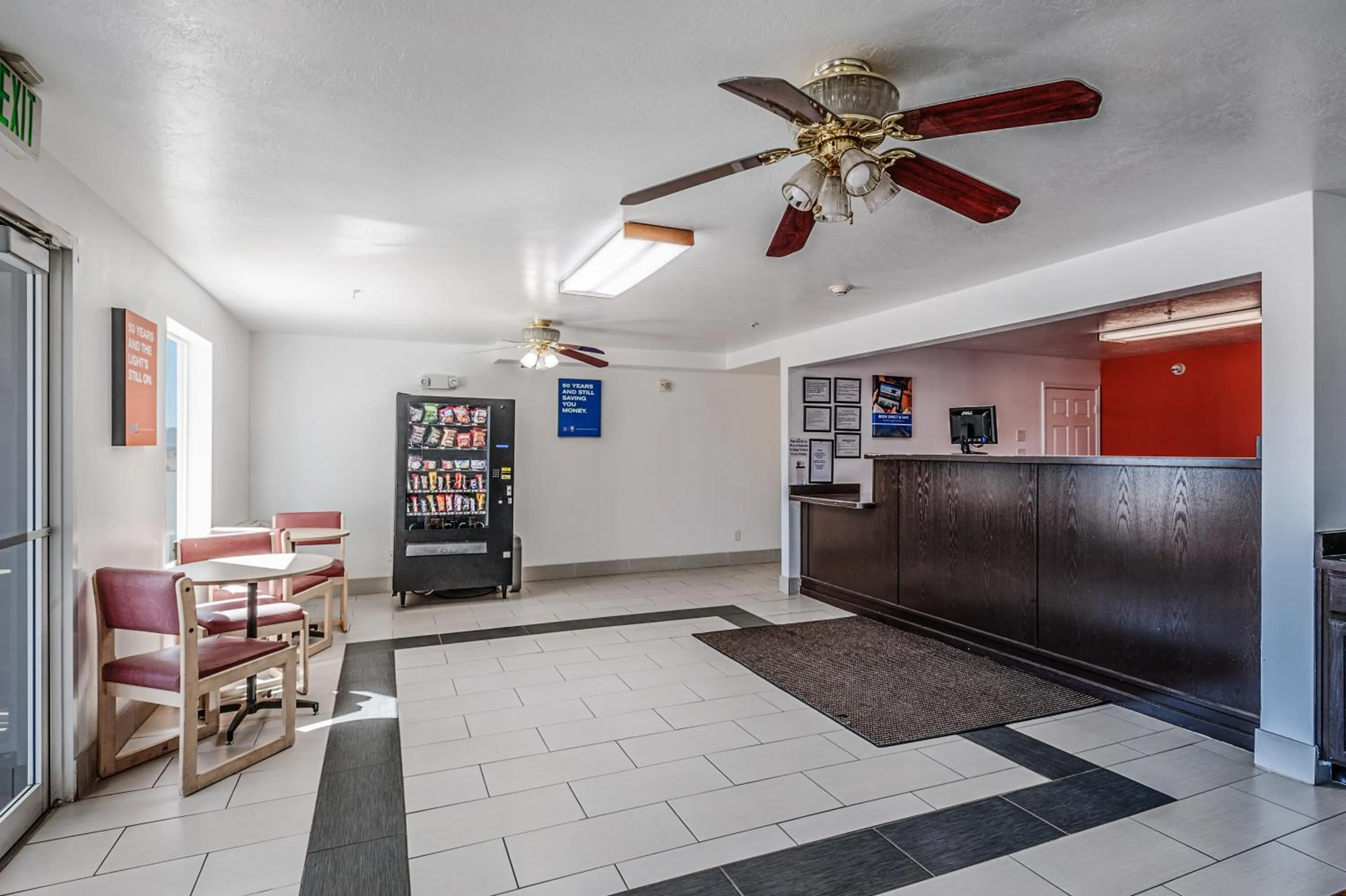 Lobby or reception in Motel 6-Beaver, UT
