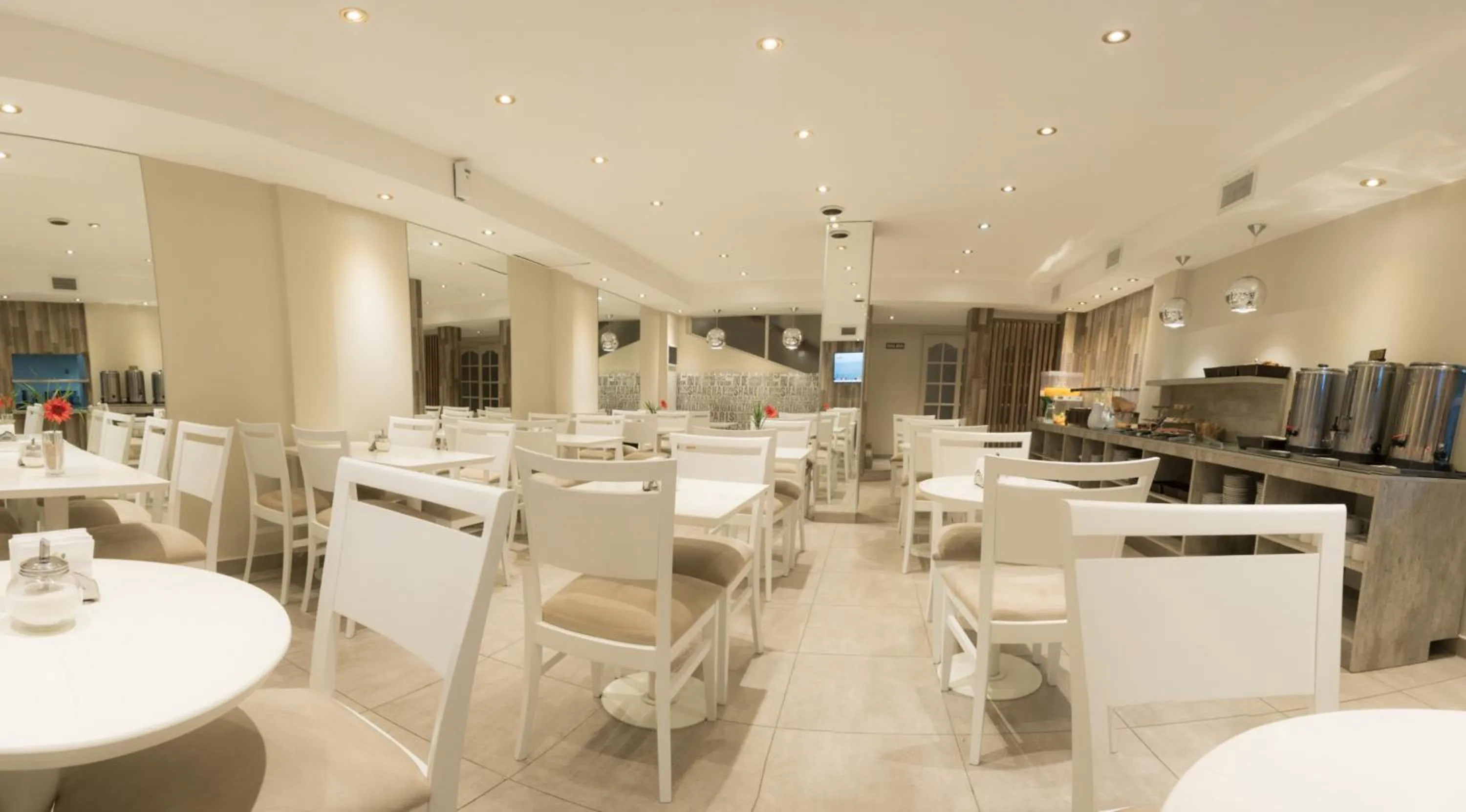 Restaurant/places to eat in Prince Hotel