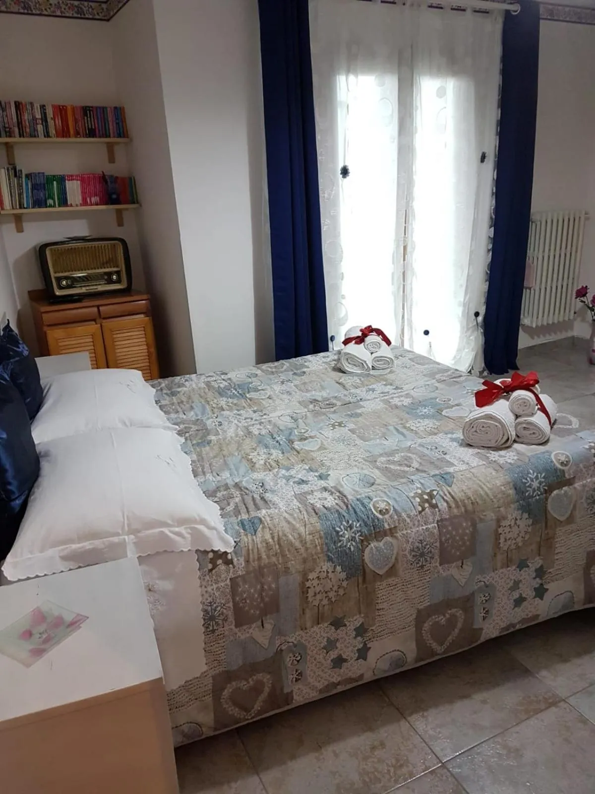 Decorative detail, Bed in B&B Regina Elena