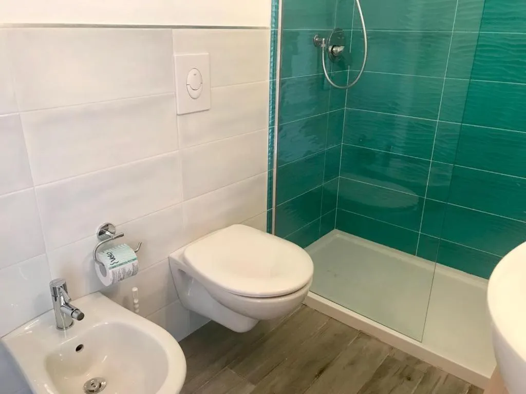 Shower in Hotel Sandalion