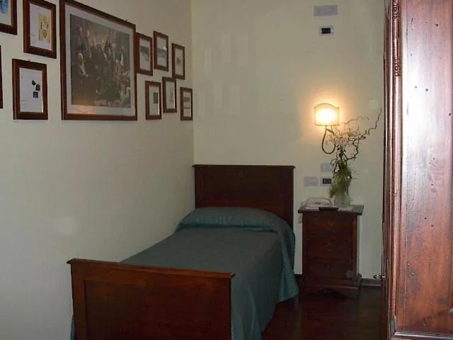 Bed in Principato Di Ariis Hotel 3 stelle Room Only