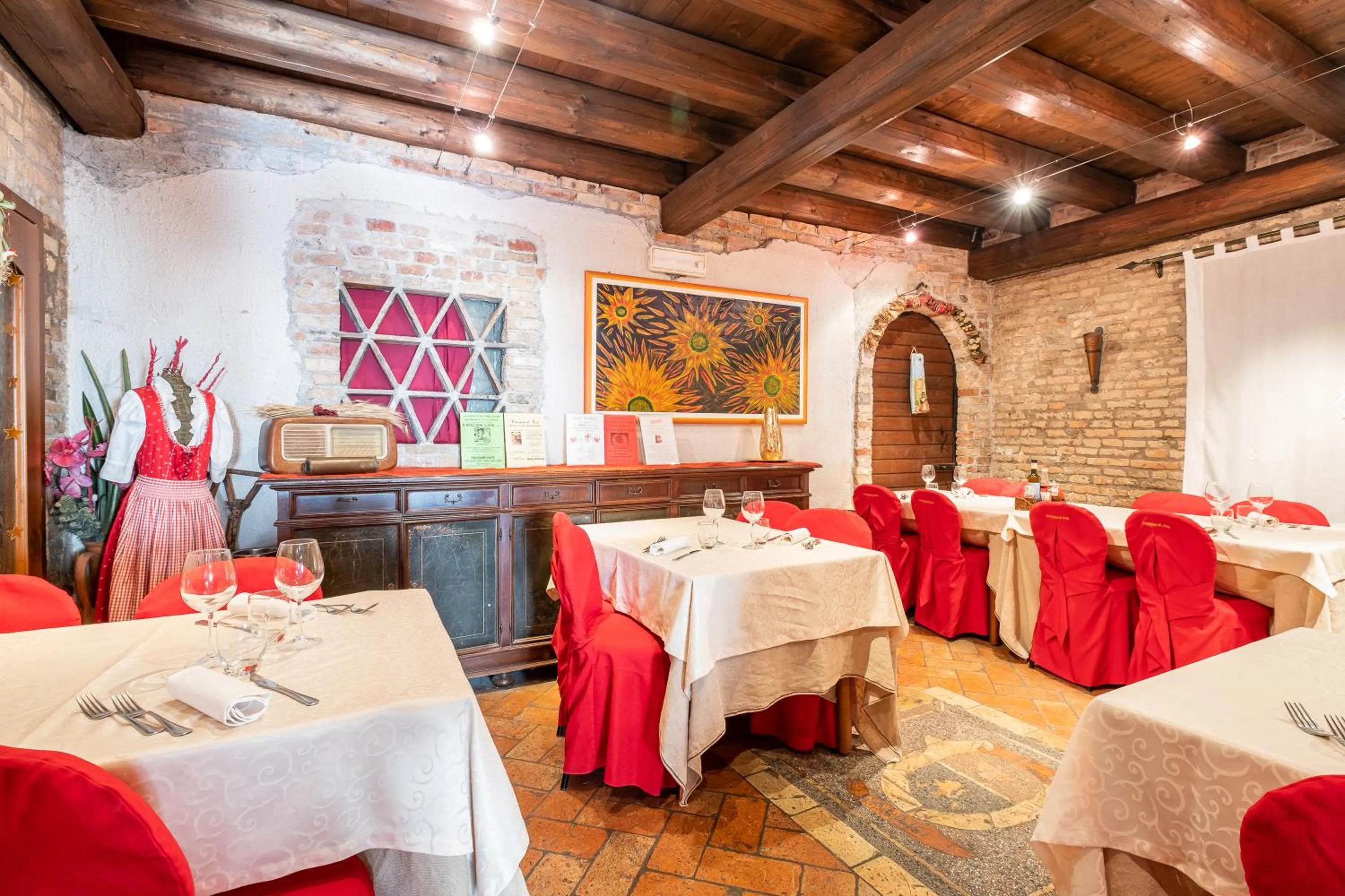 Restaurant/places to eat in Principato Di Ariis Hotel 3 stelle Room Only