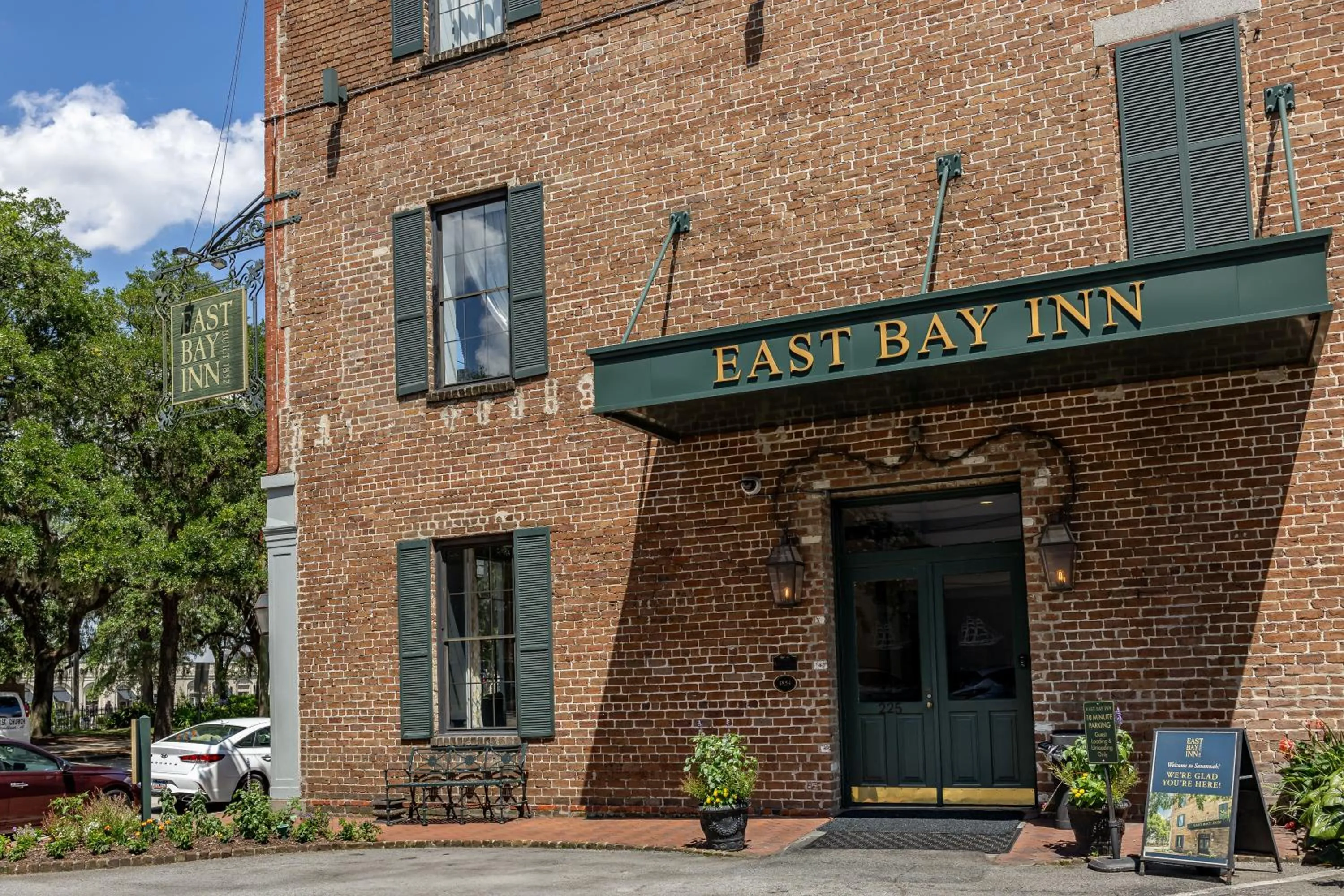 Property building in East Bay Inn, Historic Inns of Savannah Collection