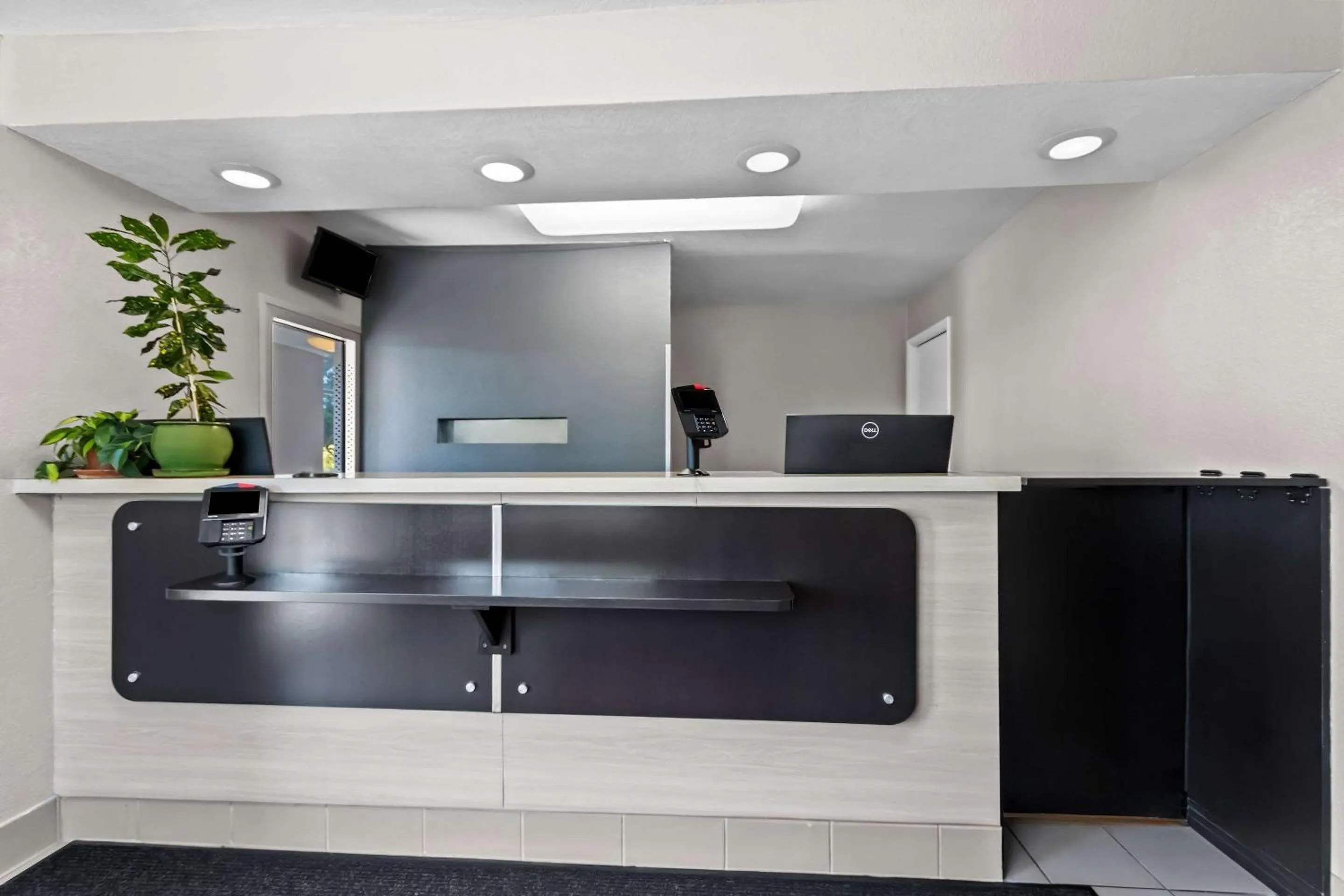 Lobby or reception in Econo Lodge