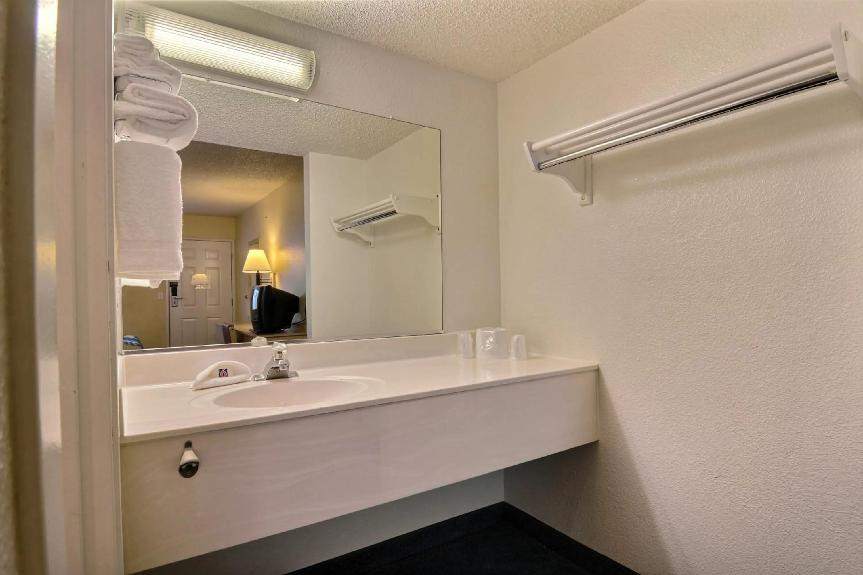 Bathroom in Motel 6-Seattle, WA - South