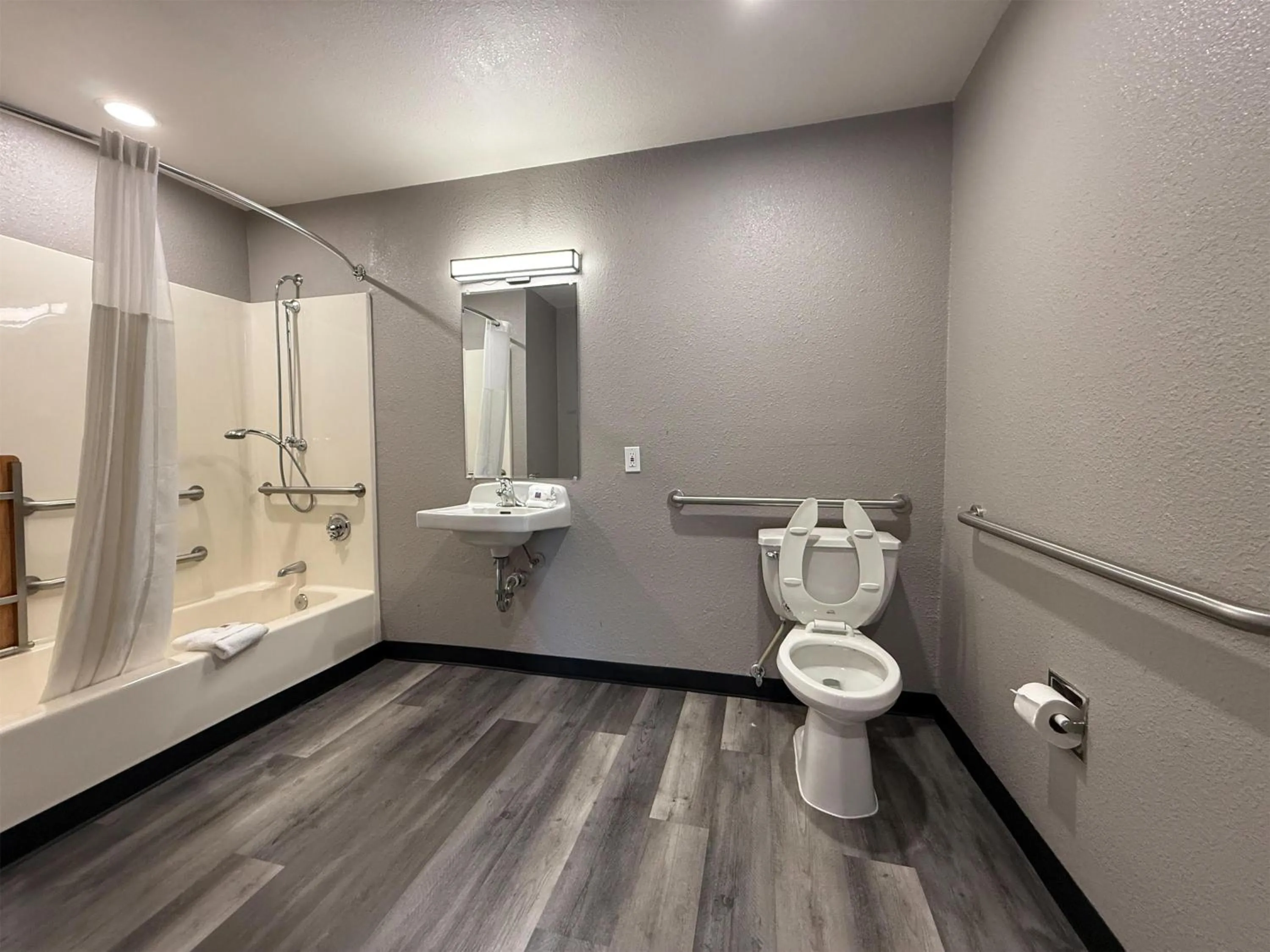 Bedroom in Motel 6-Seattle, WA - South