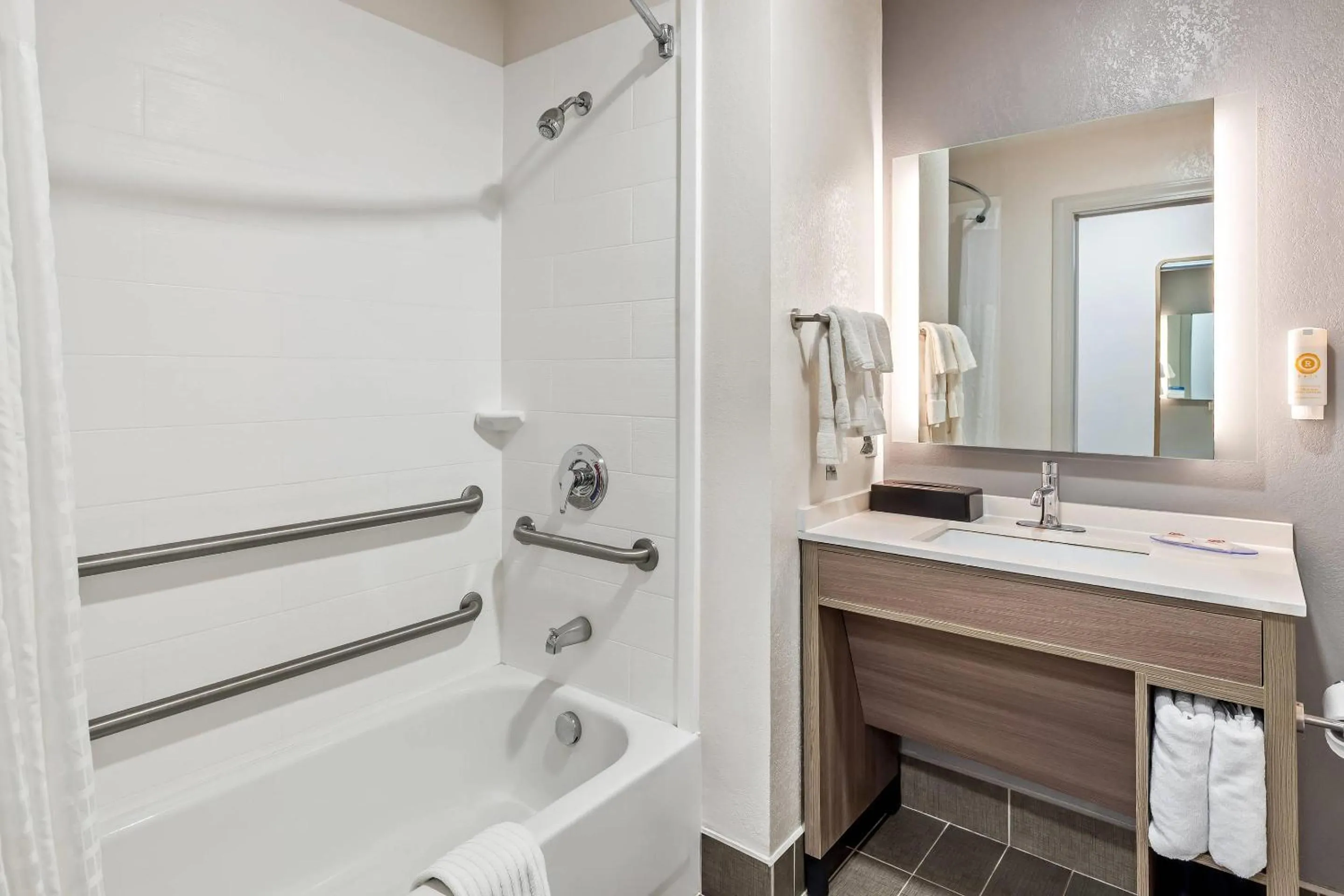 Bedroom in Comfort Inn Emporia