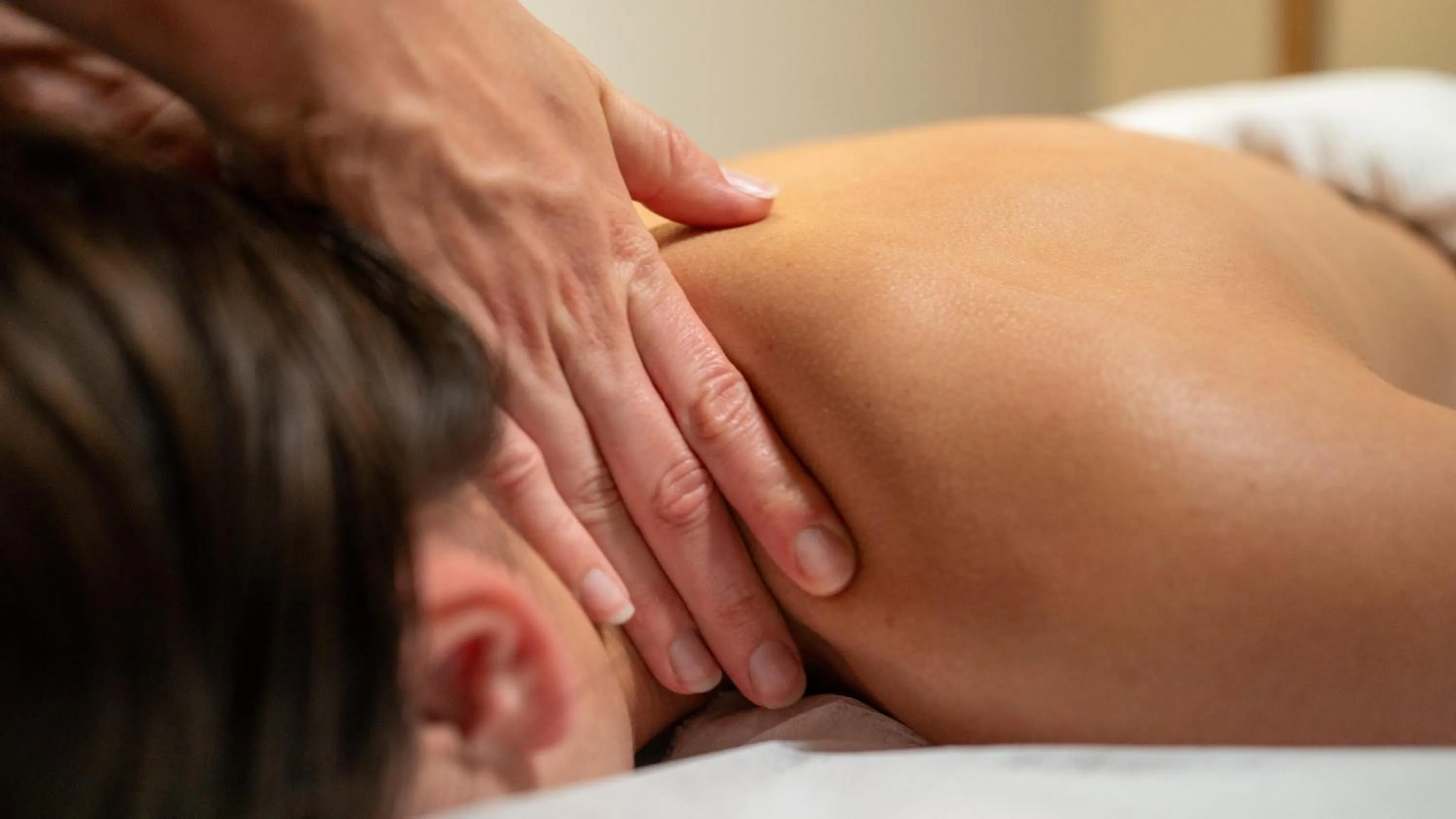 Massage in Eau Thermale Avène l'hôtel