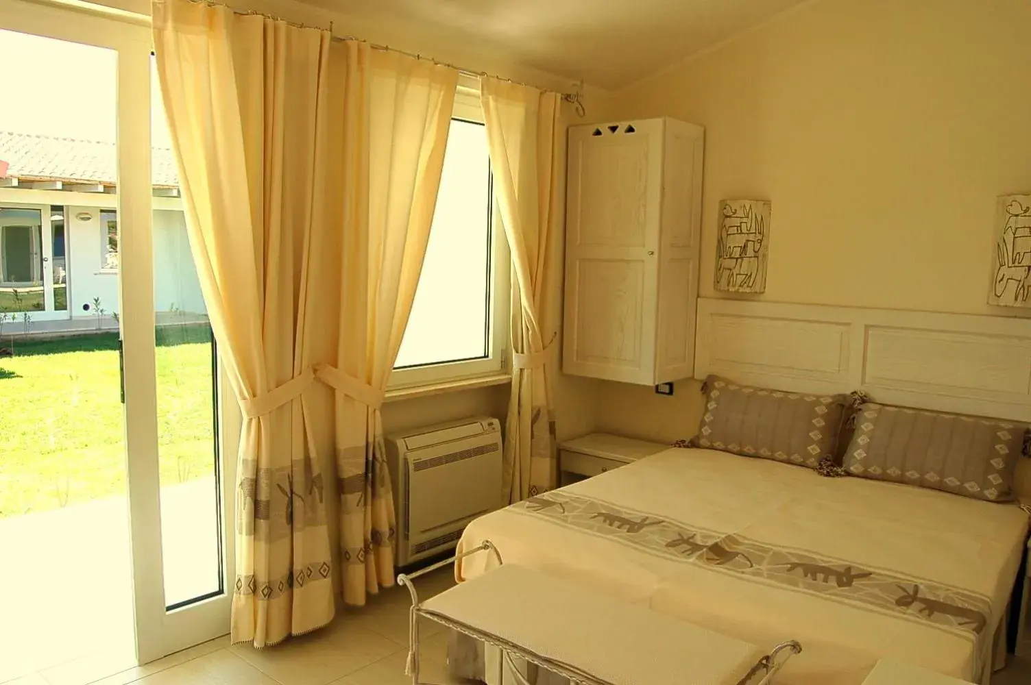 Double Room in Hotel Budoni Beach Double Room in Hotel Budoni Beach