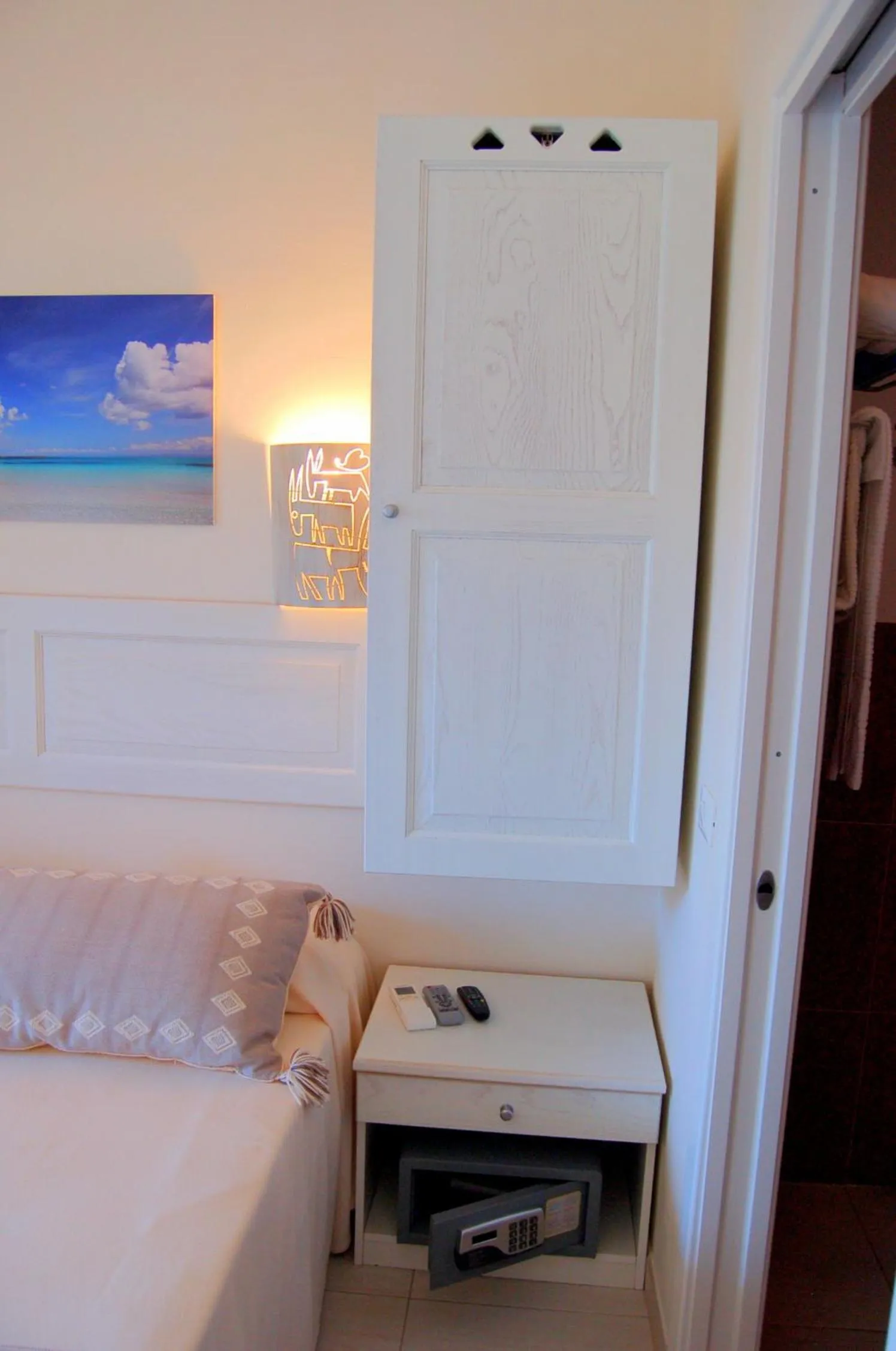 Photo of the whole room, Bed in Hotel Budoni Beach