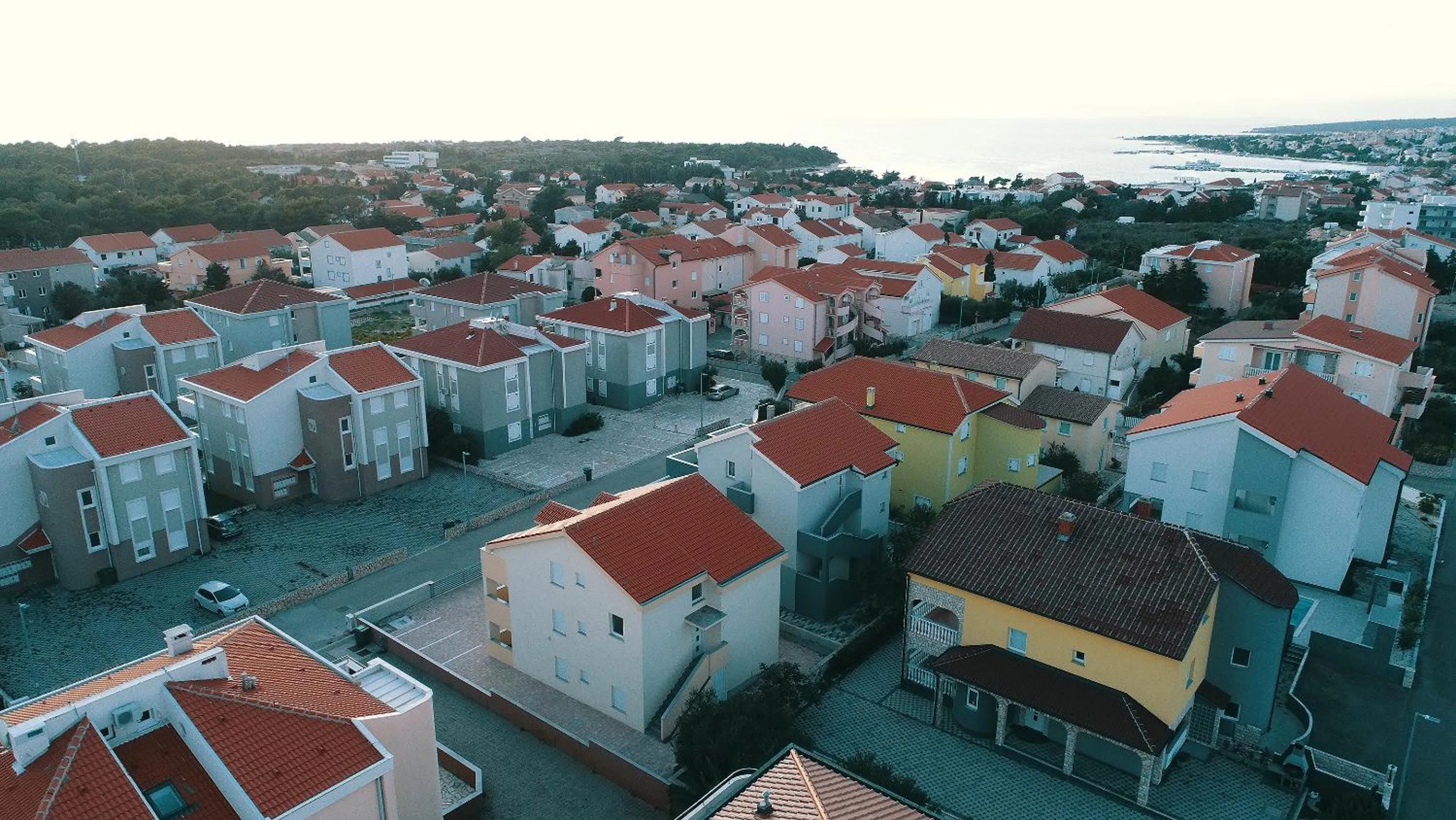 Neighbourhood in Summer Fun Apartments